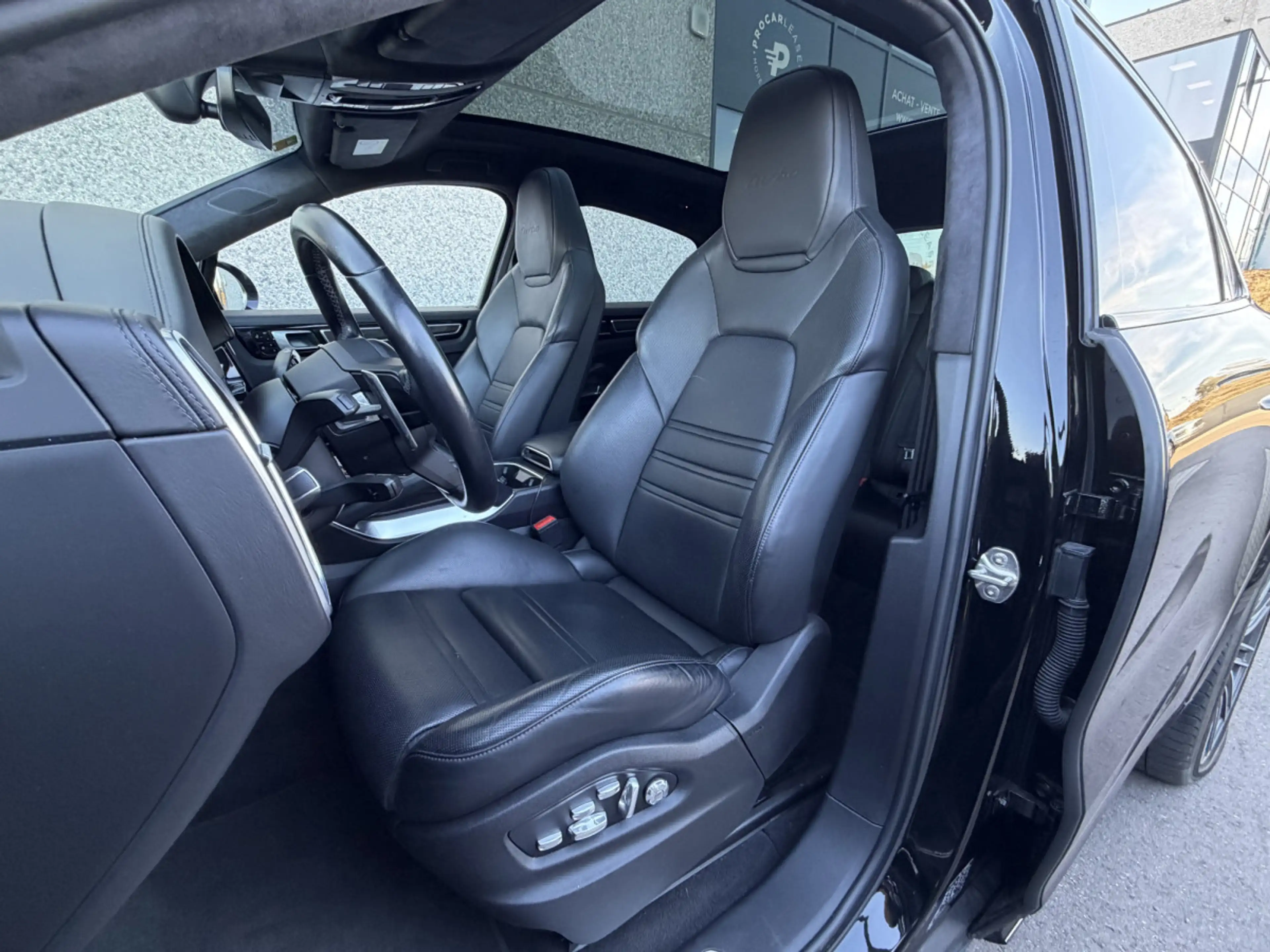 Porsche Cayenne Cayenne Coupe Turbo/22°/360/PANO/BURM/ACC/LUFT/CHR — photo 5