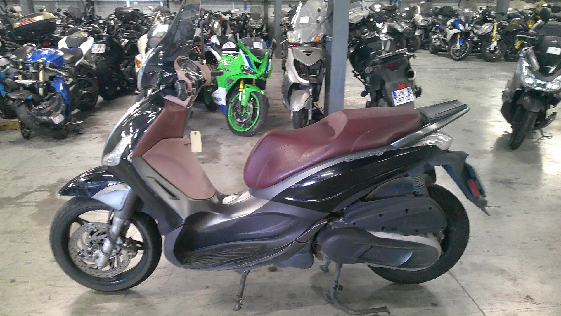 Piaggio Beverly 350 - 1