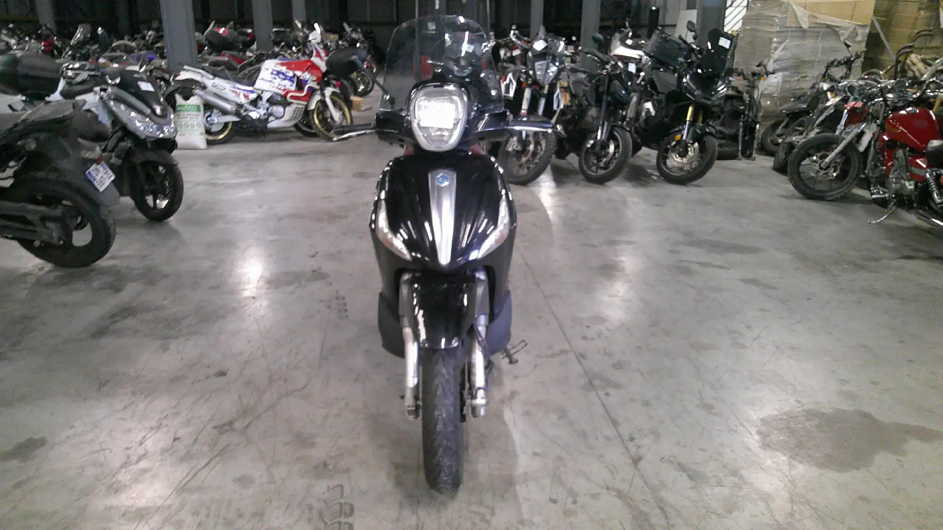 Piaggio Beverly 350 - 2