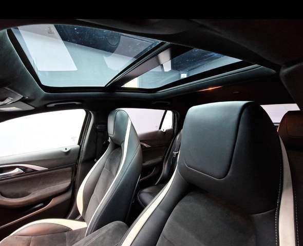 Infiniti Q30 1.6t DCT Sport City Black