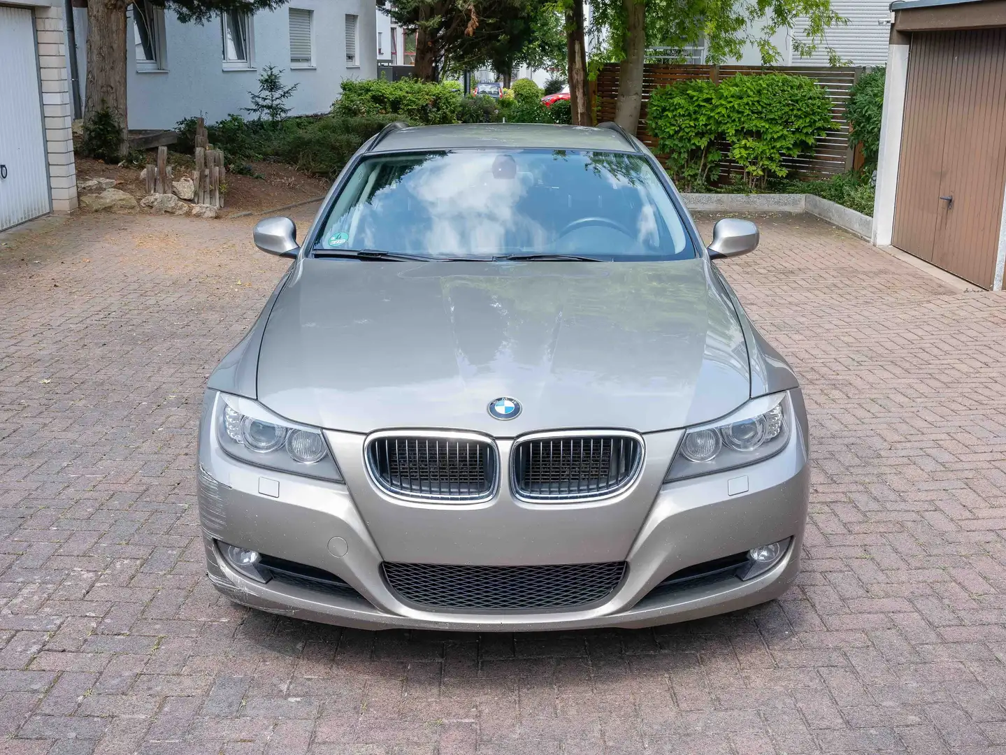 BMW 320 320d DPF Touring Grau - 1