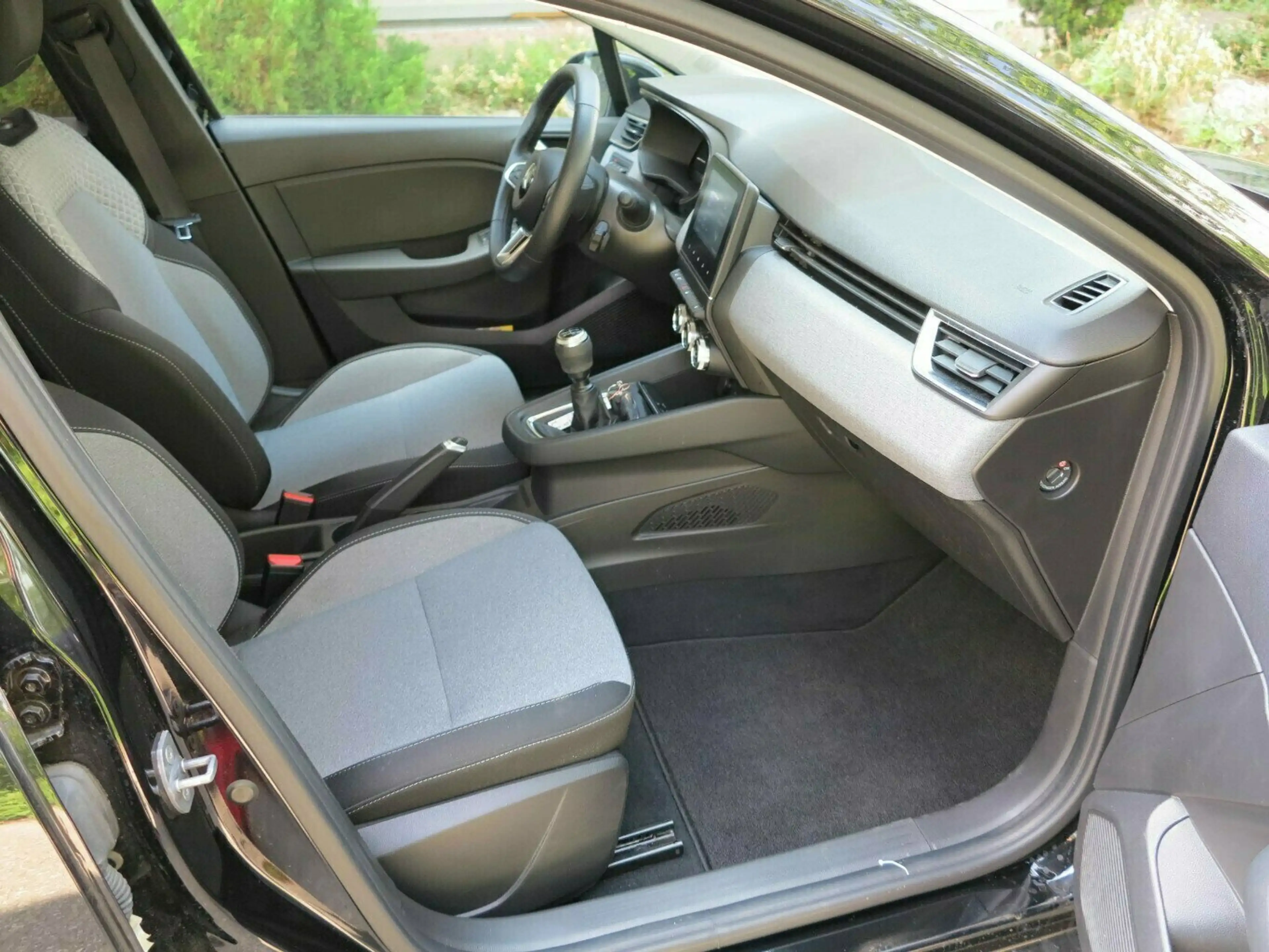 Mitsubishi Colt Plus — photo 11