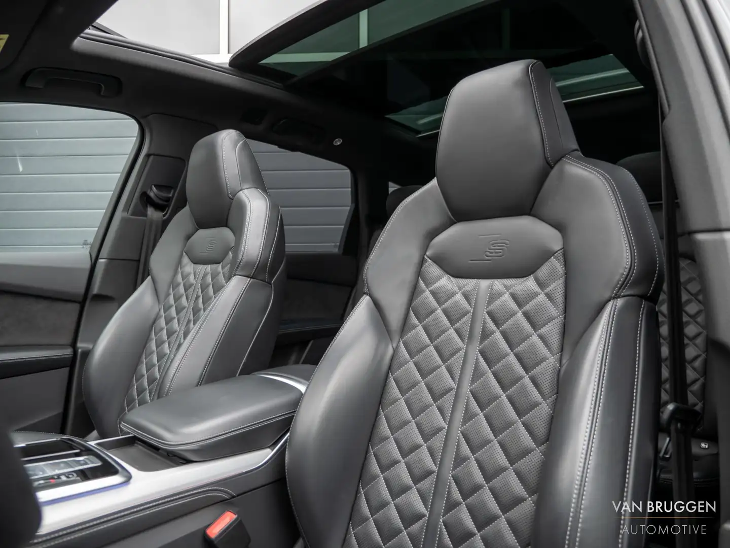 Audi Q7 60 TFSI e quattro Competition Pano RS-Stoelen Trek Gris - 2