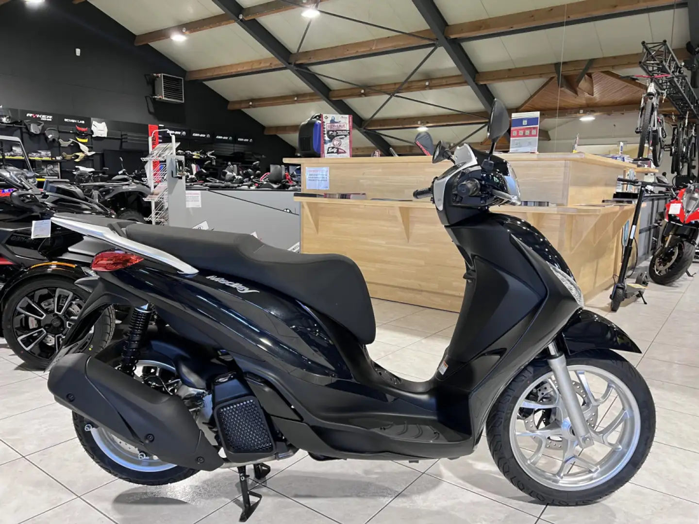 Piaggio Medley 125 Czarny - 1