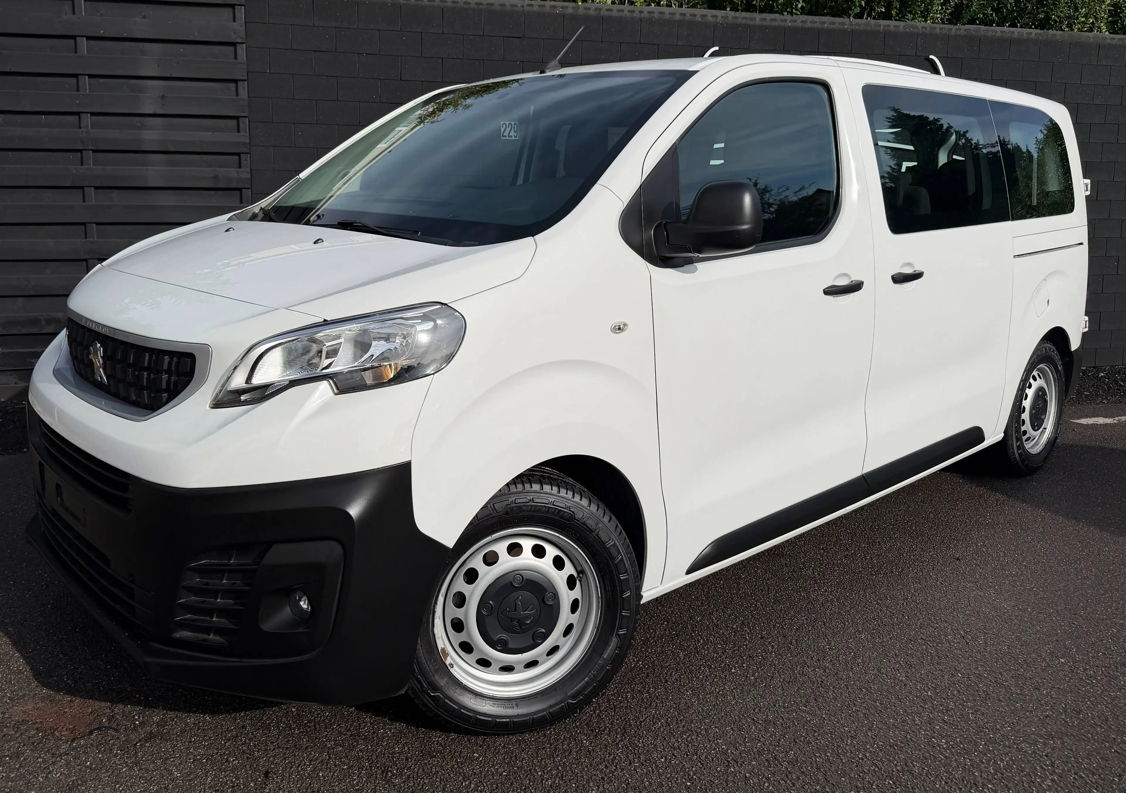 Peugeot Traveller 1.5 BlueHDi+GARANTIE 1 AN+9 PLACES+AIRCO+NAVI+EURO 6D