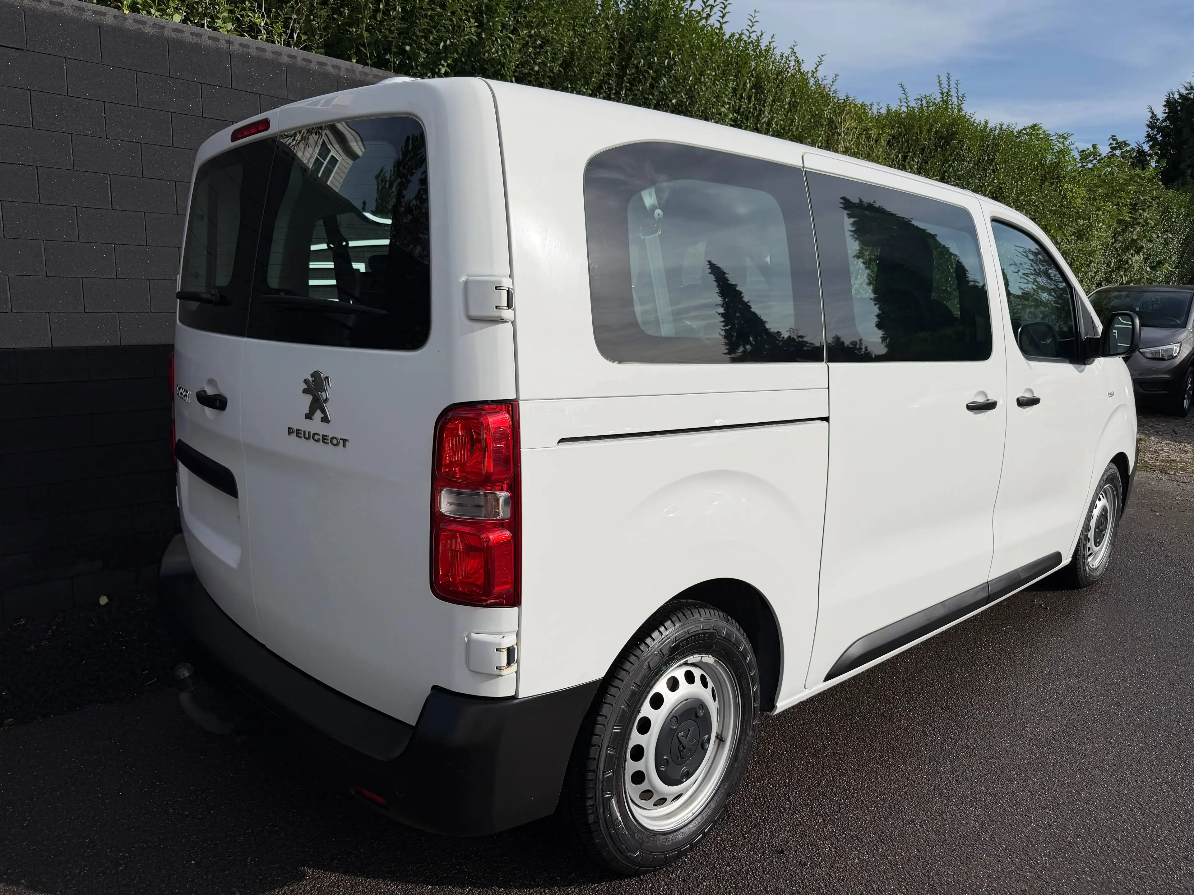 Peugeot Traveller 1.5 BlueHDi+GARANTIE 1 AN+9 PLACES+AIRCO+NAVI+EURO 6D — photo 4