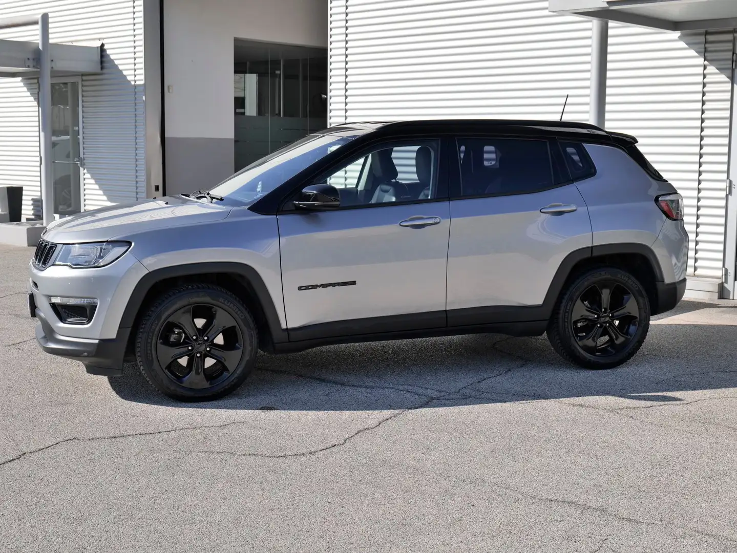 Jeep Compass 1.6 mjt 120cv Night Eagle 2wd Grijs - 2