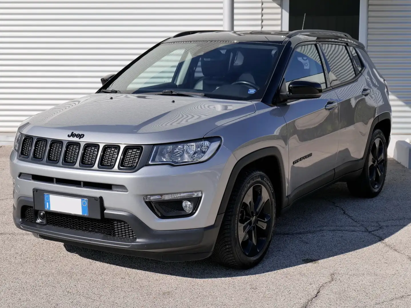 Jeep Compass 1.6 mjt 120cv Night Eagle 2wd Grijs - 1