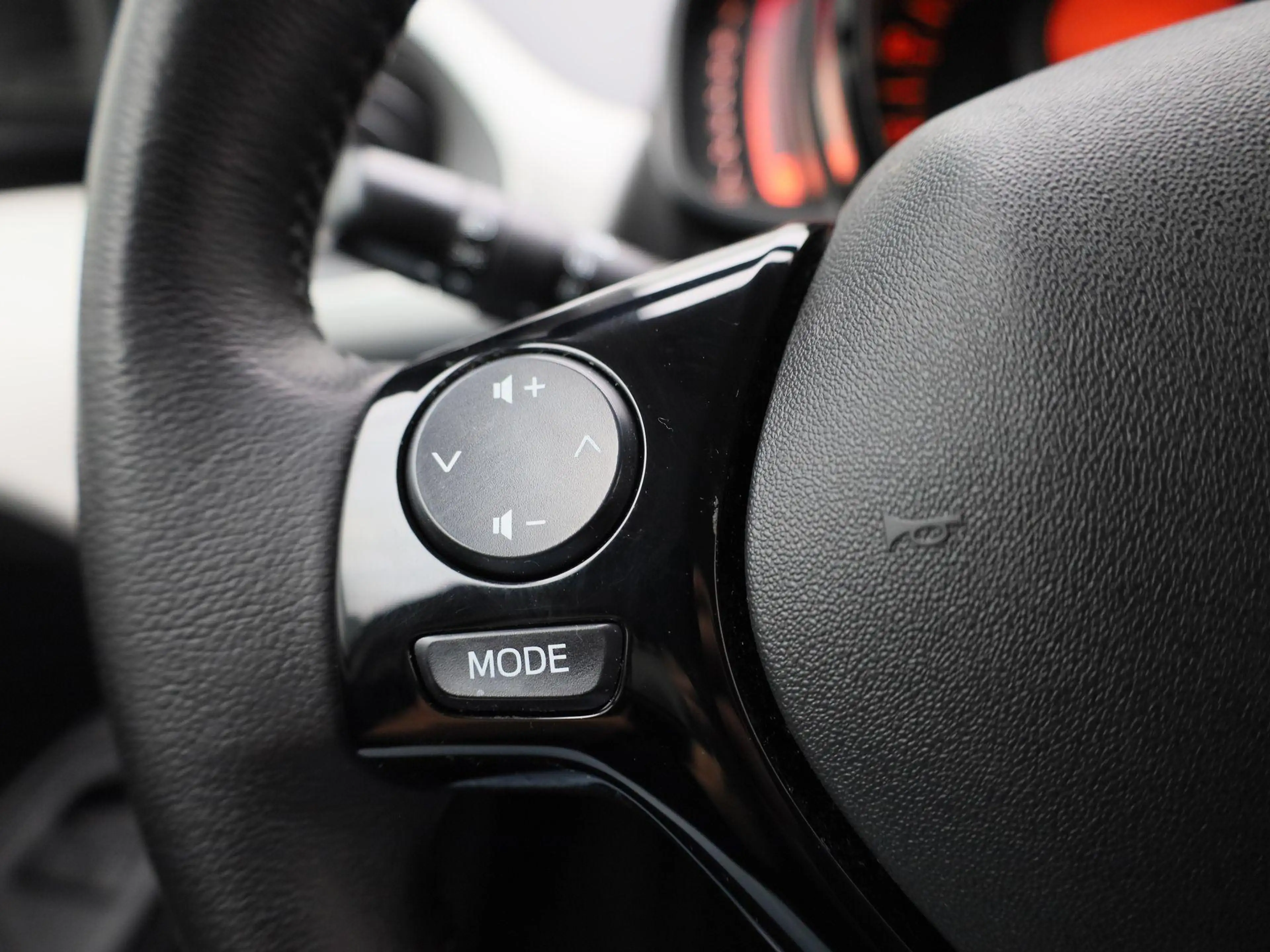 Peugeot 108 1.0 VTi Active | AUTOMAAT | AIRCONDITIONING | APPL — photo 14