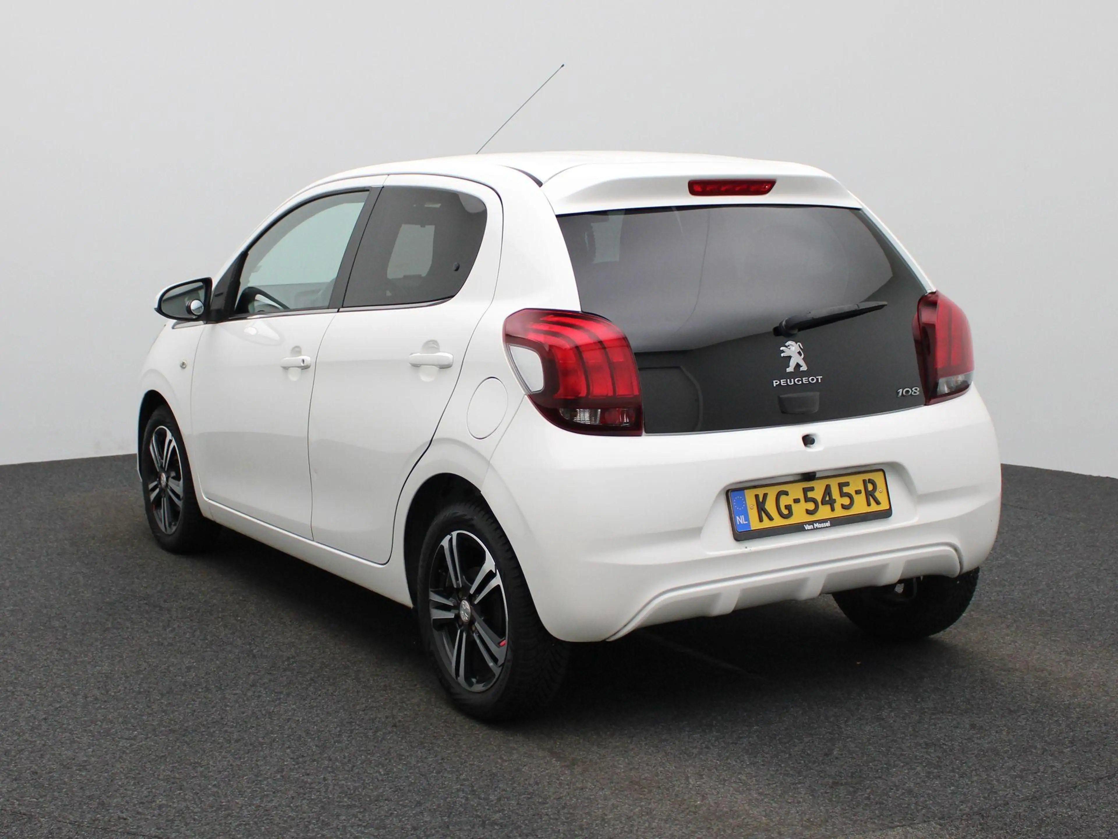 Peugeot 108 1.0 VTi Active | AUTOMAAT | AIRCONDITIONING | APPL — photo 2