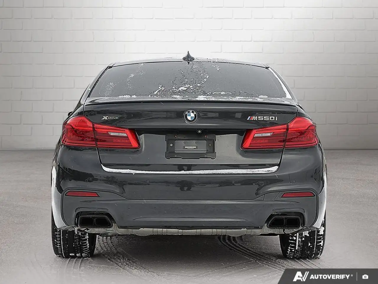 BMW 5 Series снимка BMW 5 Series