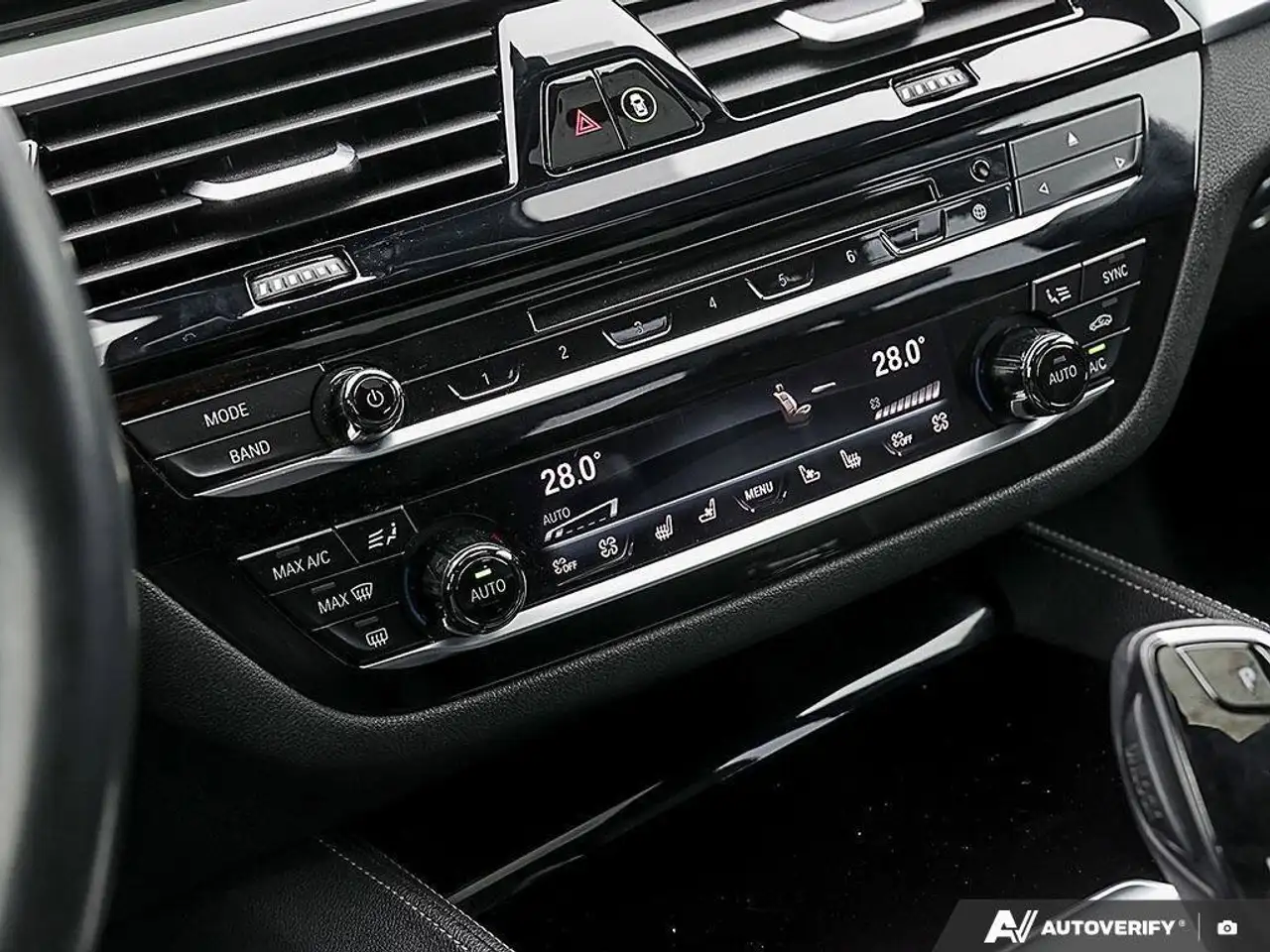 BMW 5 Series снимка BMW 5 Series
