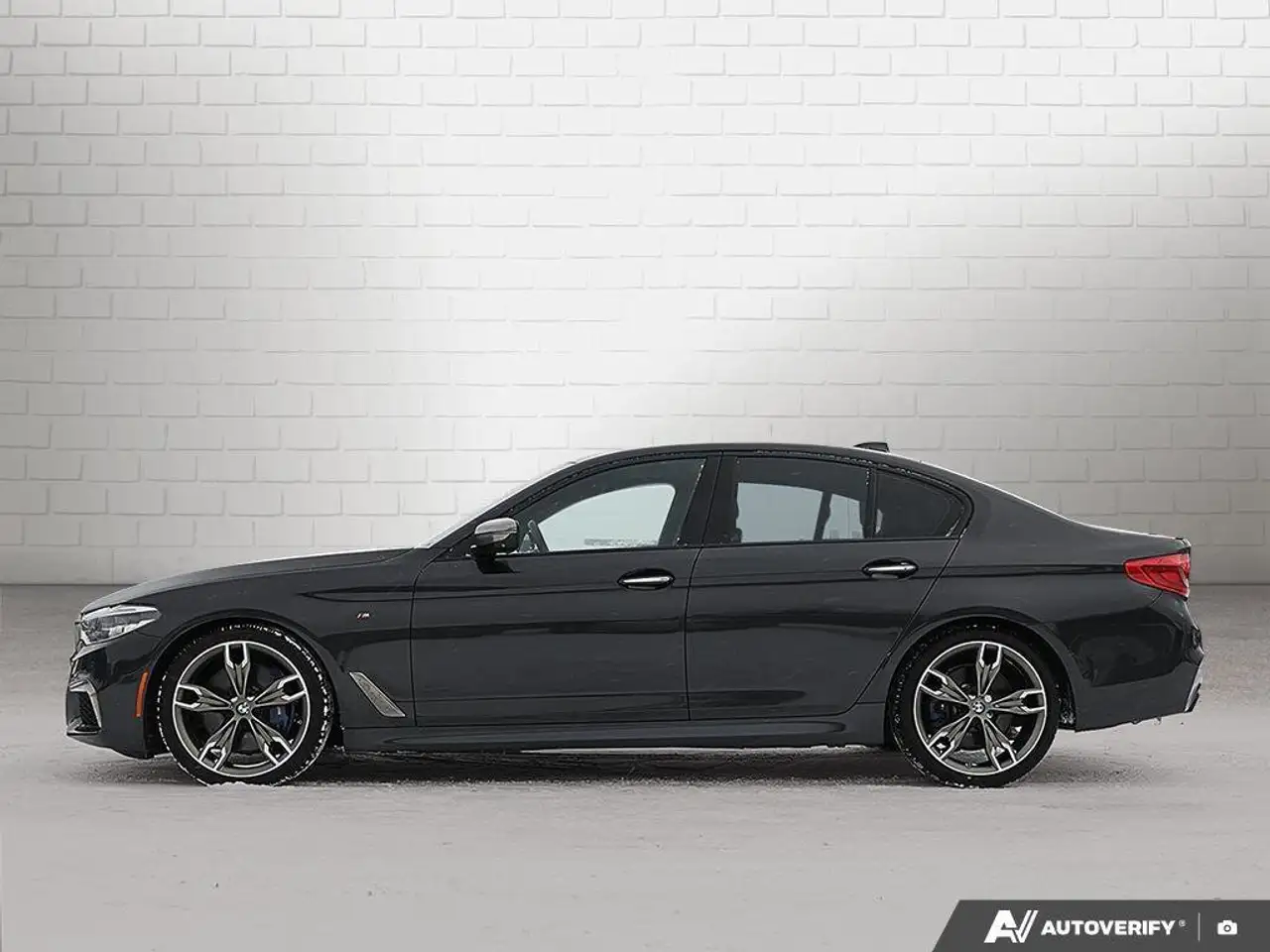 BMW 5 Series снимка BMW 5 Series