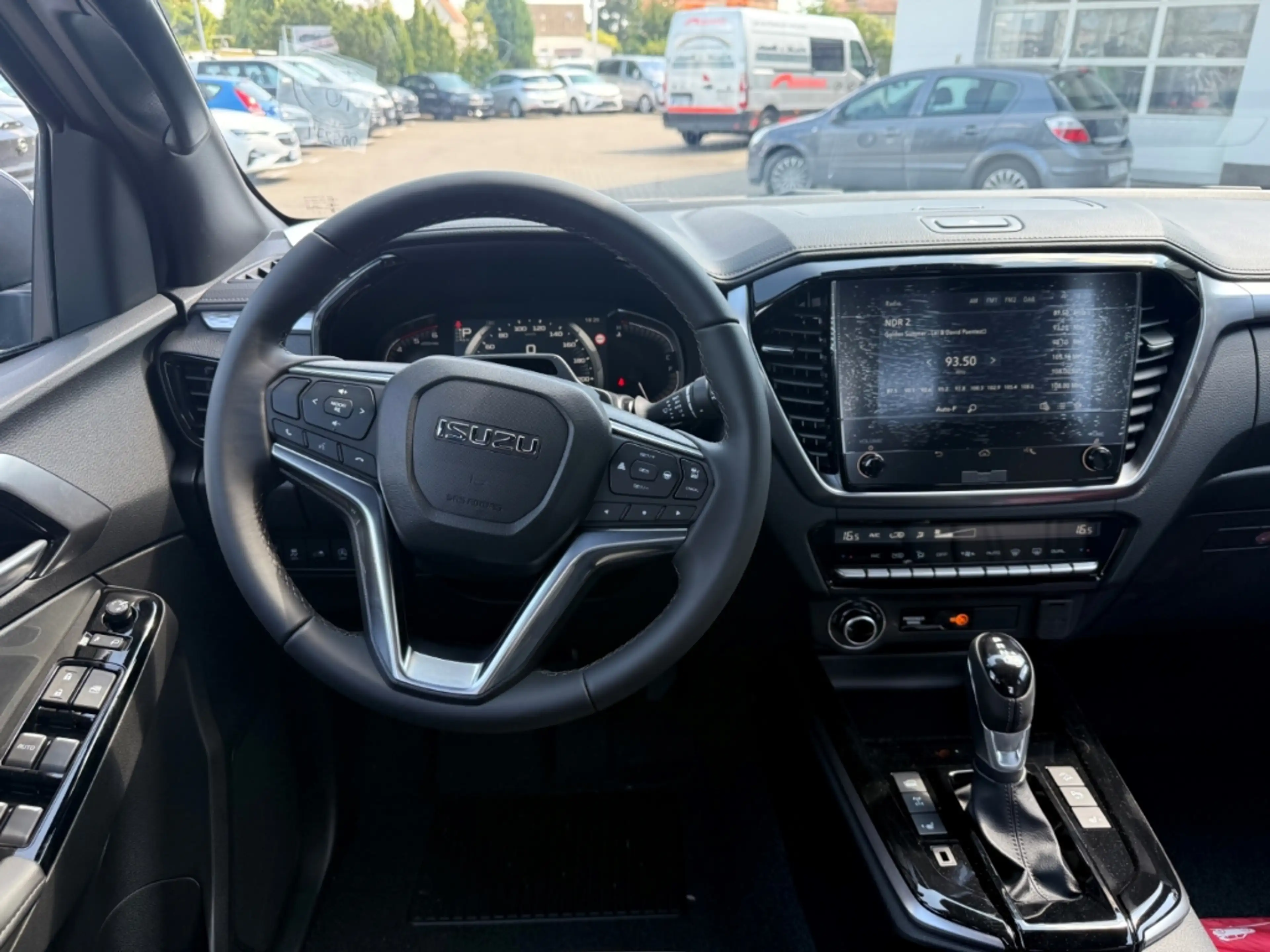 Isuzu D-Max Double Cab 2.2 Turbo 4WD LSE — photo 7