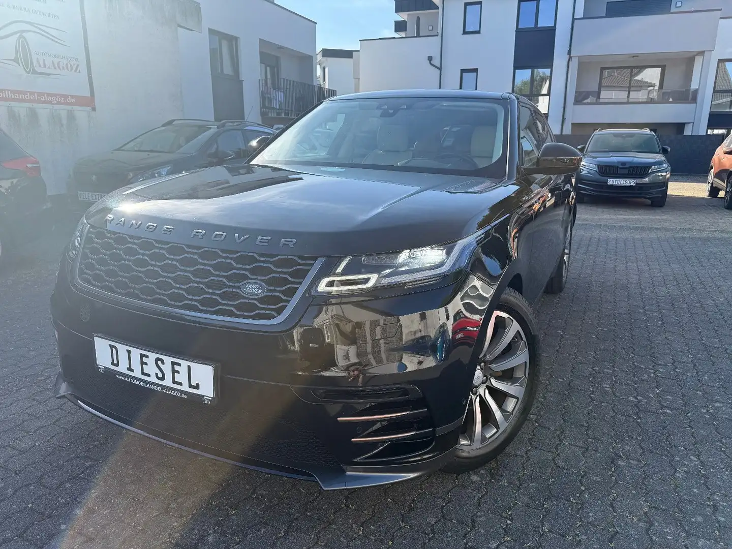 Land Rover Range Rover Velar RANGE ROVER VELAR D240 SE R-DYNAMIC MATRIX LEDER Schwarz - 1