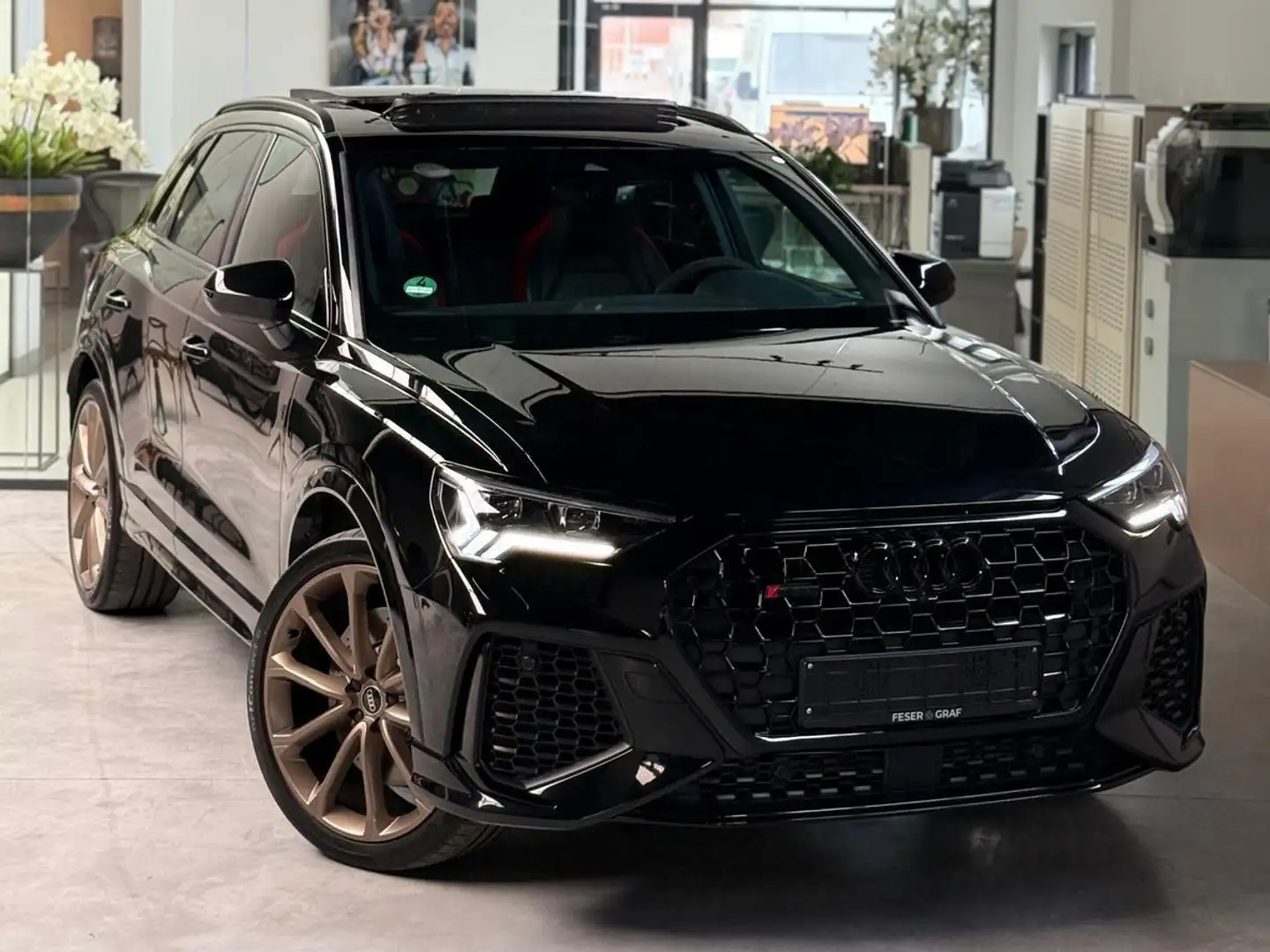 Audi RS Q3 TFSI Full Option Pano 400 PK Fekete - 1