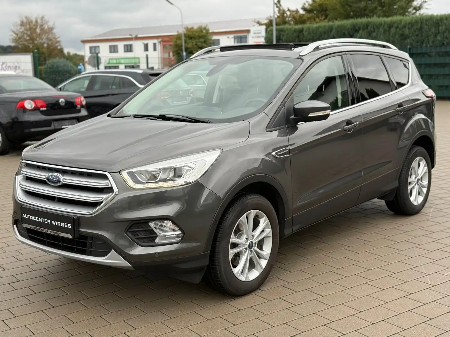 Ford Kuga Titanium*1.HAND*TOP-AUSTATTUNG** Grau - 1