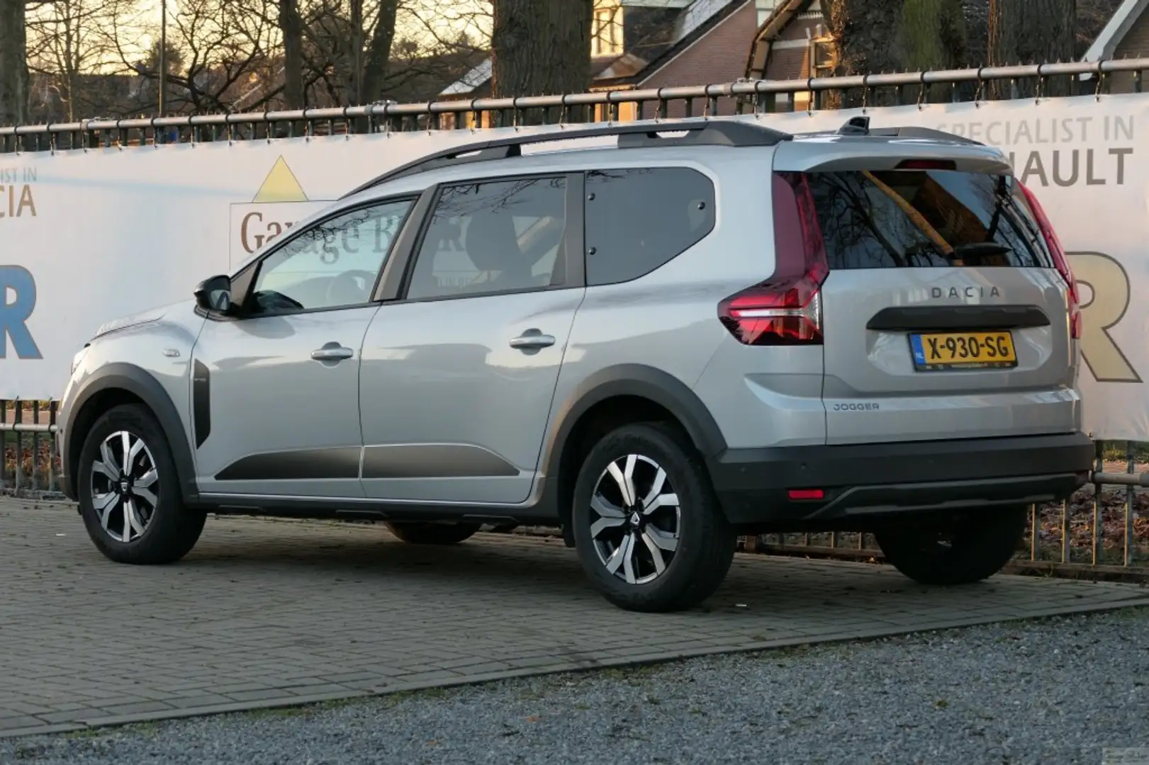 Dacia Jogger TCe 110 Extreme 7pers. Zilver - 2
