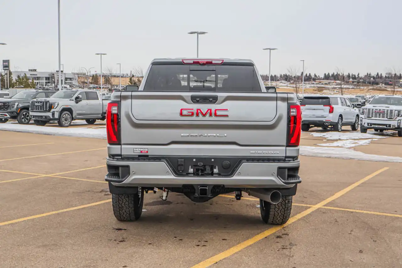 GMC Sierra 3500HD снимка GMC Sierra 3500HD