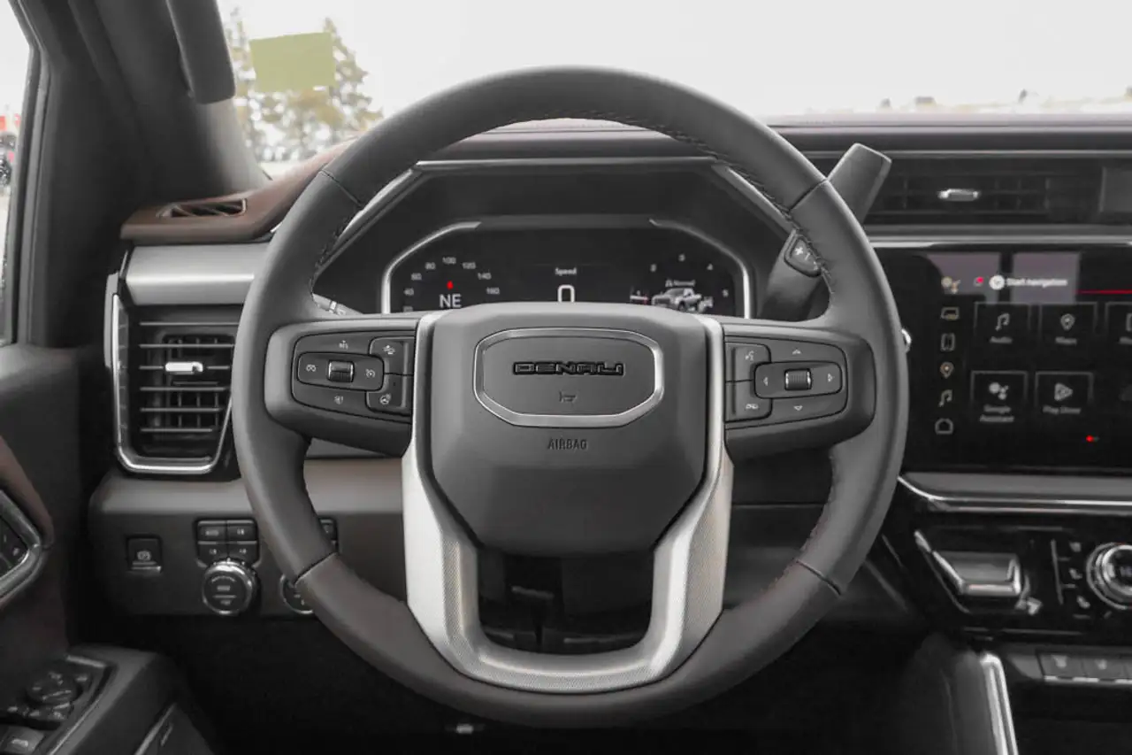 GMC Sierra 3500HD снимка GMC Sierra 3500HD