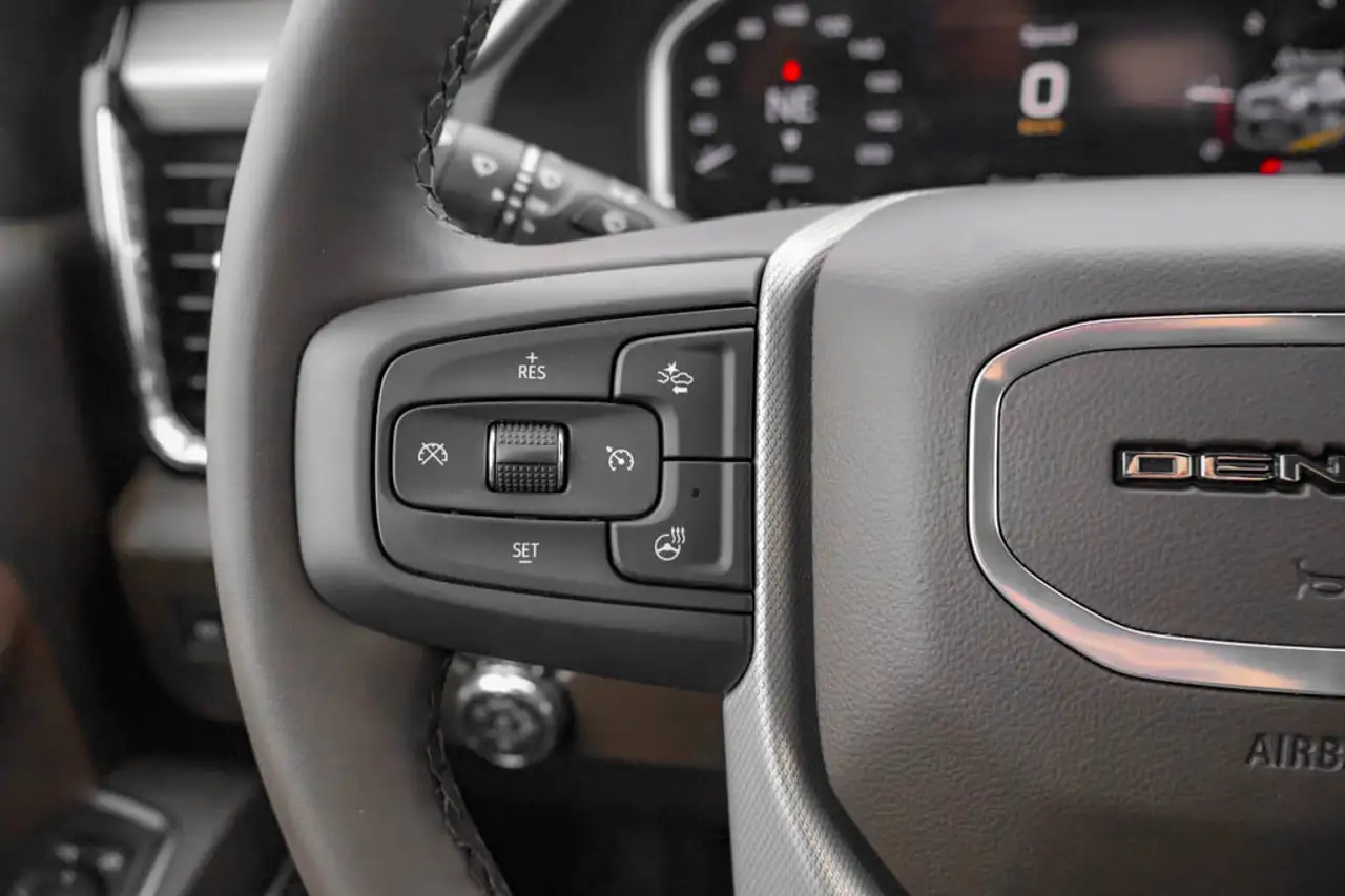 GMC Sierra 3500HD снимка GMC Sierra 3500HD