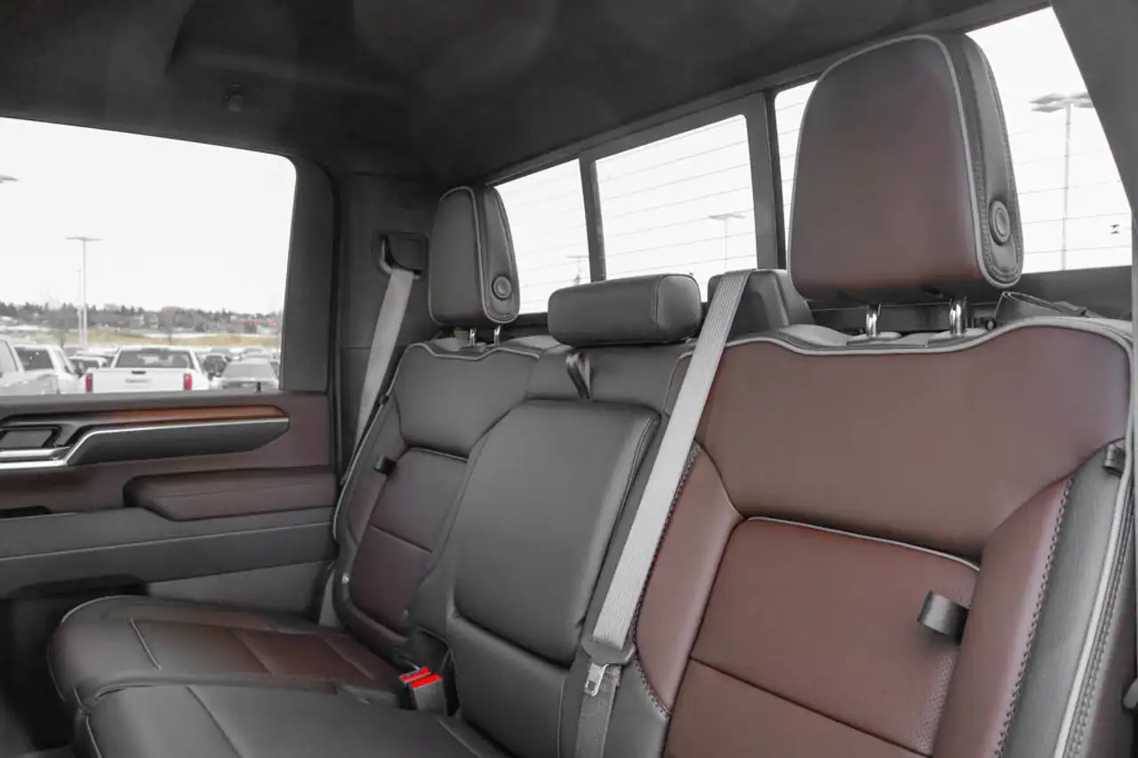 GMC Sierra 3500HD снимка GMC Sierra 3500HD