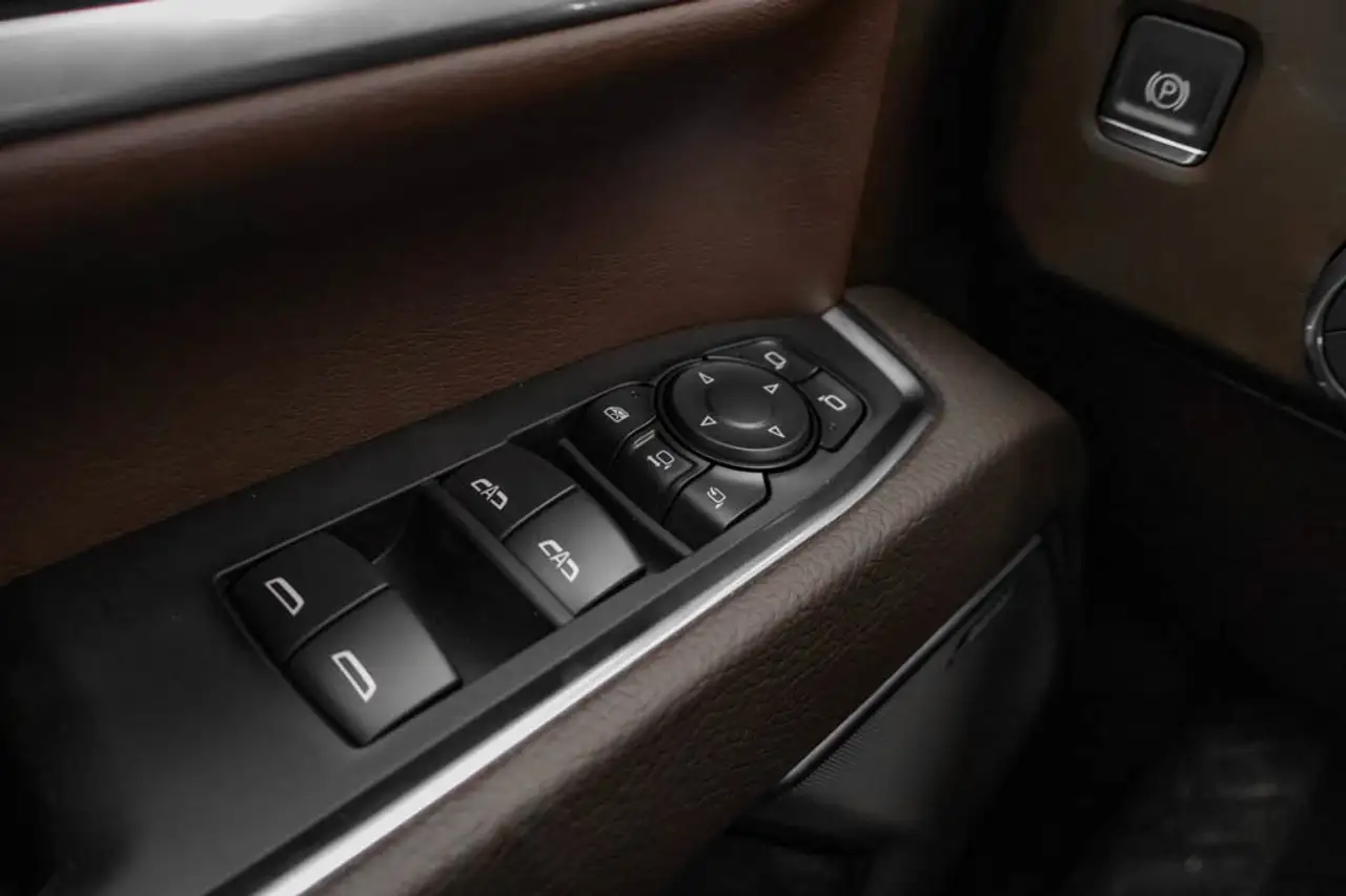 GMC Sierra 3500HD снимка GMC Sierra 3500HD
