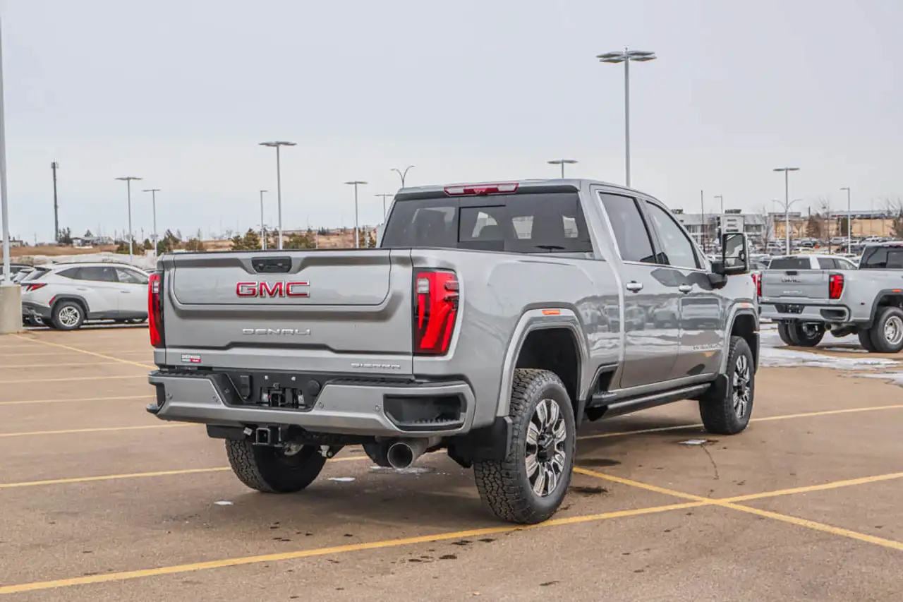 GMC Sierra 3500HD снимка GMC Sierra 3500HD