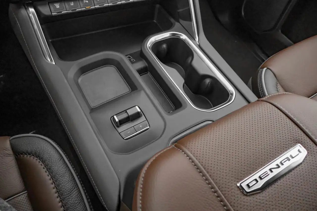 GMC Sierra 3500HD снимка GMC Sierra 3500HD