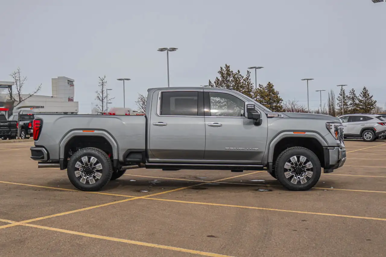 GMC Sierra 3500HD снимка GMC Sierra 3500HD