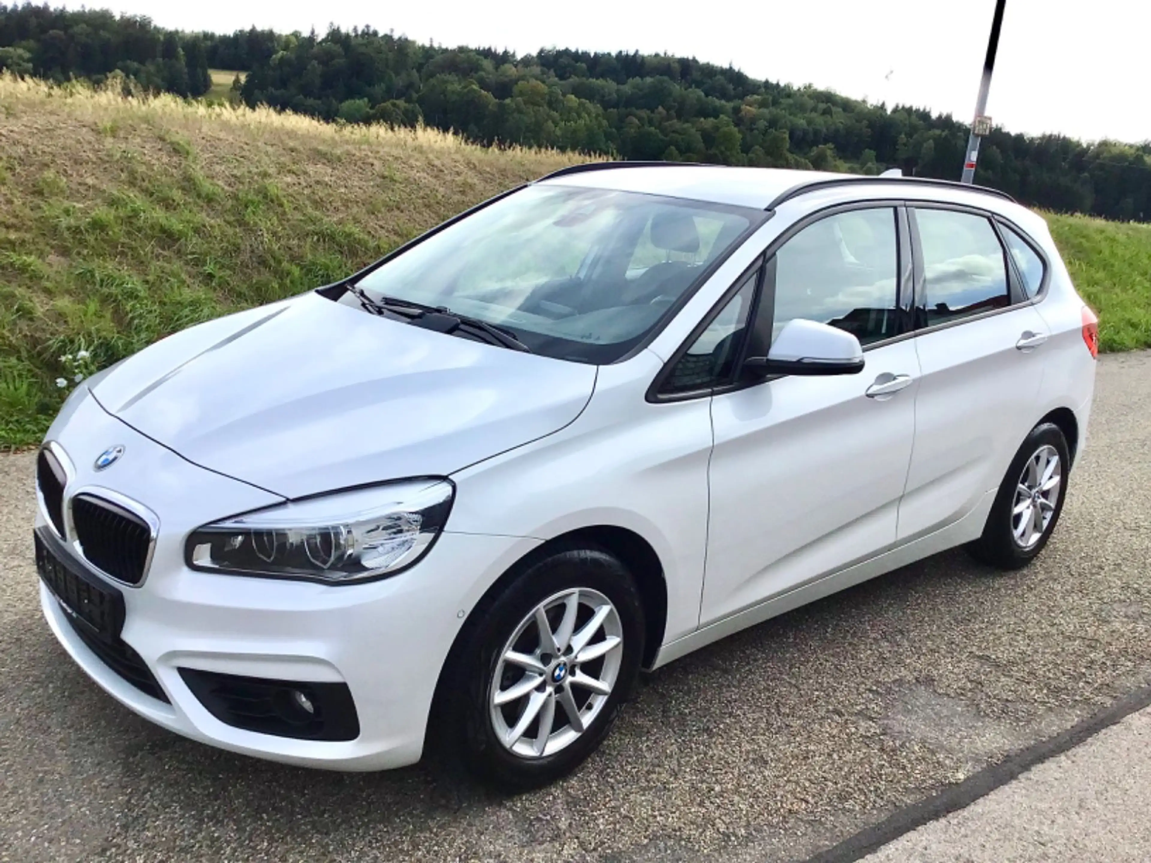 BMW 216 Active Tourer ADVANTAGE - NAVI*LED*PDC*SHZ.*Tempomat *Designo Weißperlmut ! — photo 11