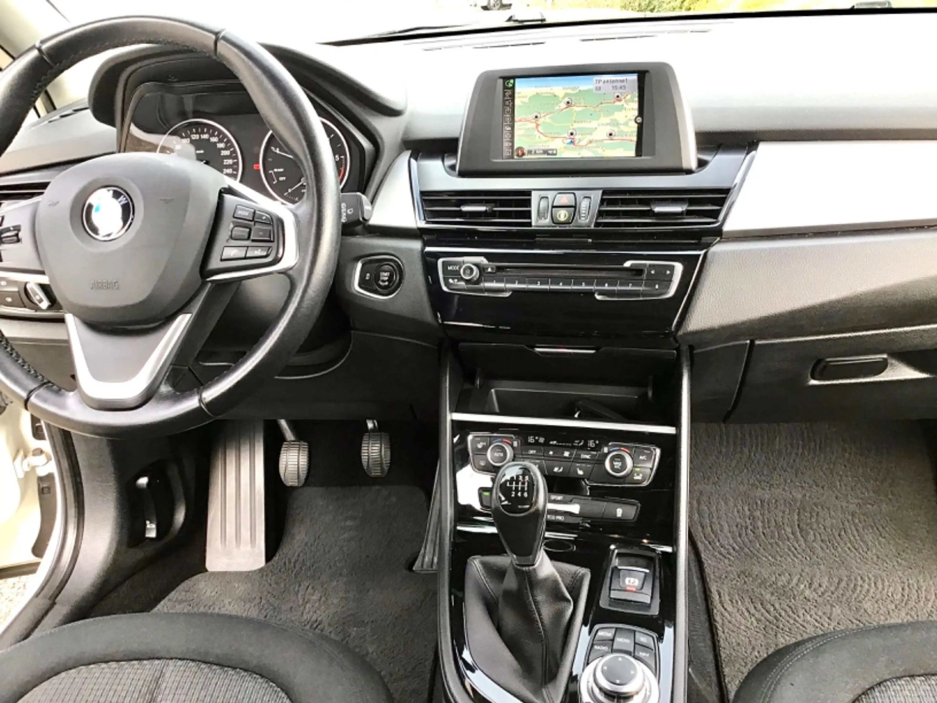 BMW 216 Active Tourer ADVANTAGE - NAVI*LED*PDC*SHZ.*Tempomat *Designo Weißperlmut ! — photo 9