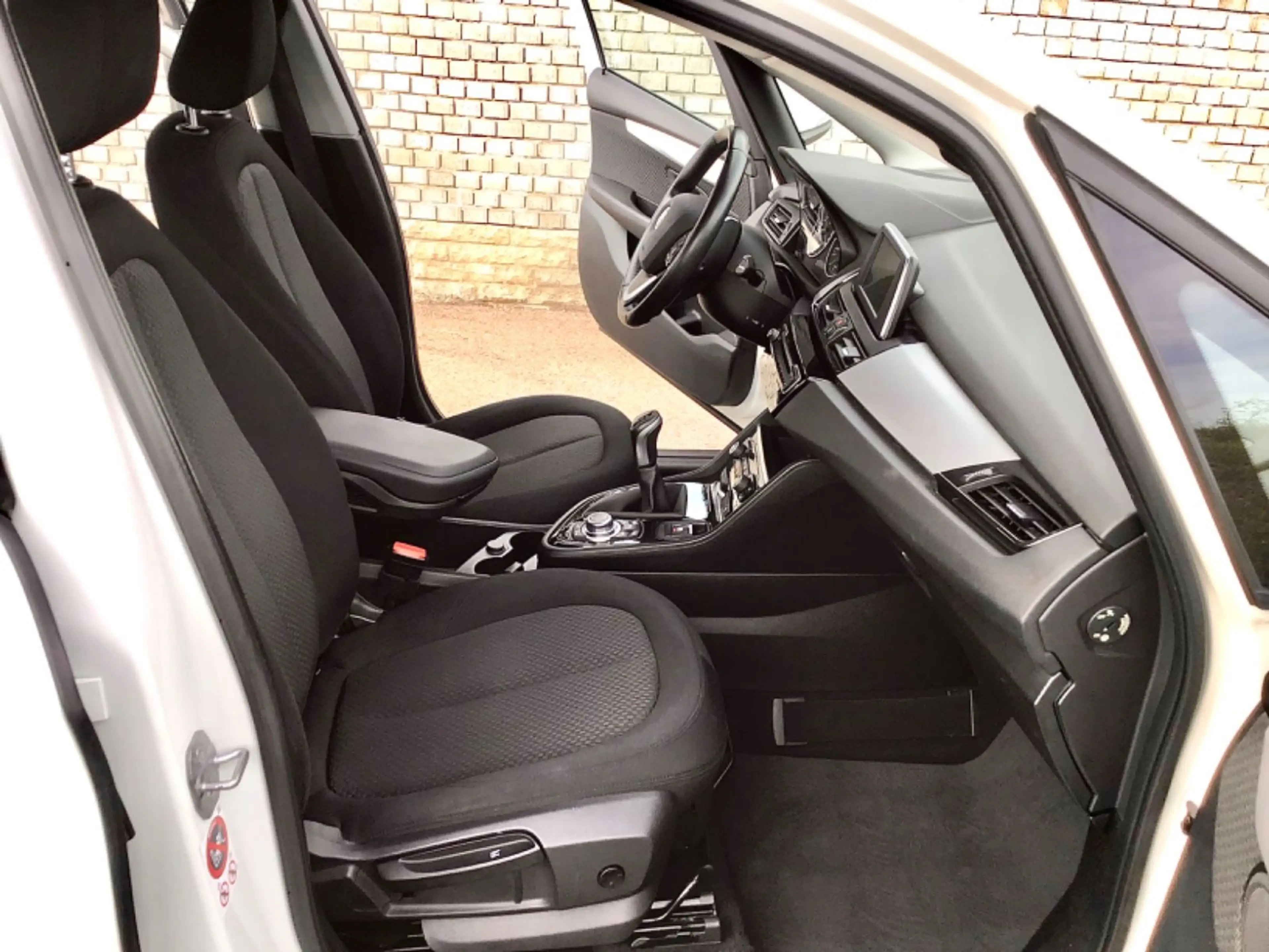 BMW 216 Active Tourer ADVANTAGE - NAVI*LED*PDC*SHZ.*Tempomat *Designo Weißperlmut ! — photo 15