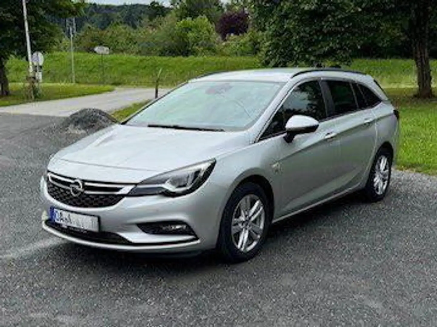 Opel Astra Astra 1.6 D (CDTI) Automatik Sports Tourer + Silber - 2