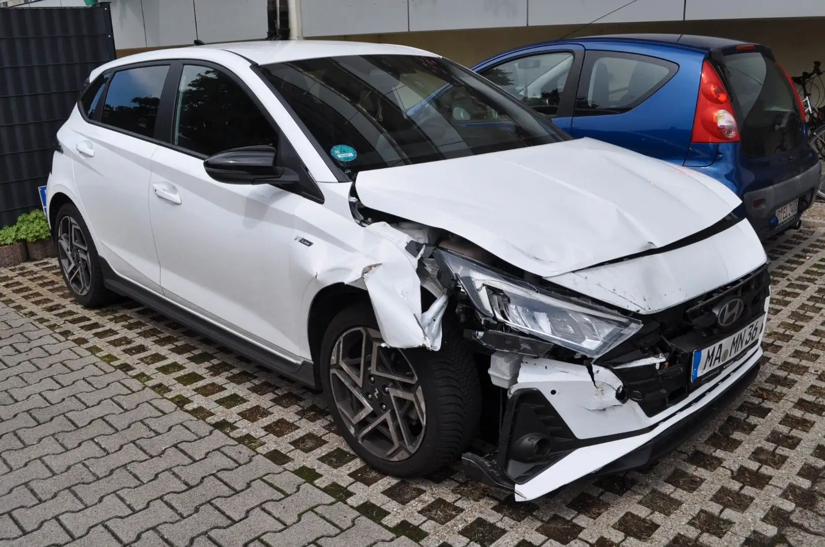 Hyundai i20 N Line * UNFALL - MOTOR LÄUFT - AIRBAGS ZU!* Bianco - 1
