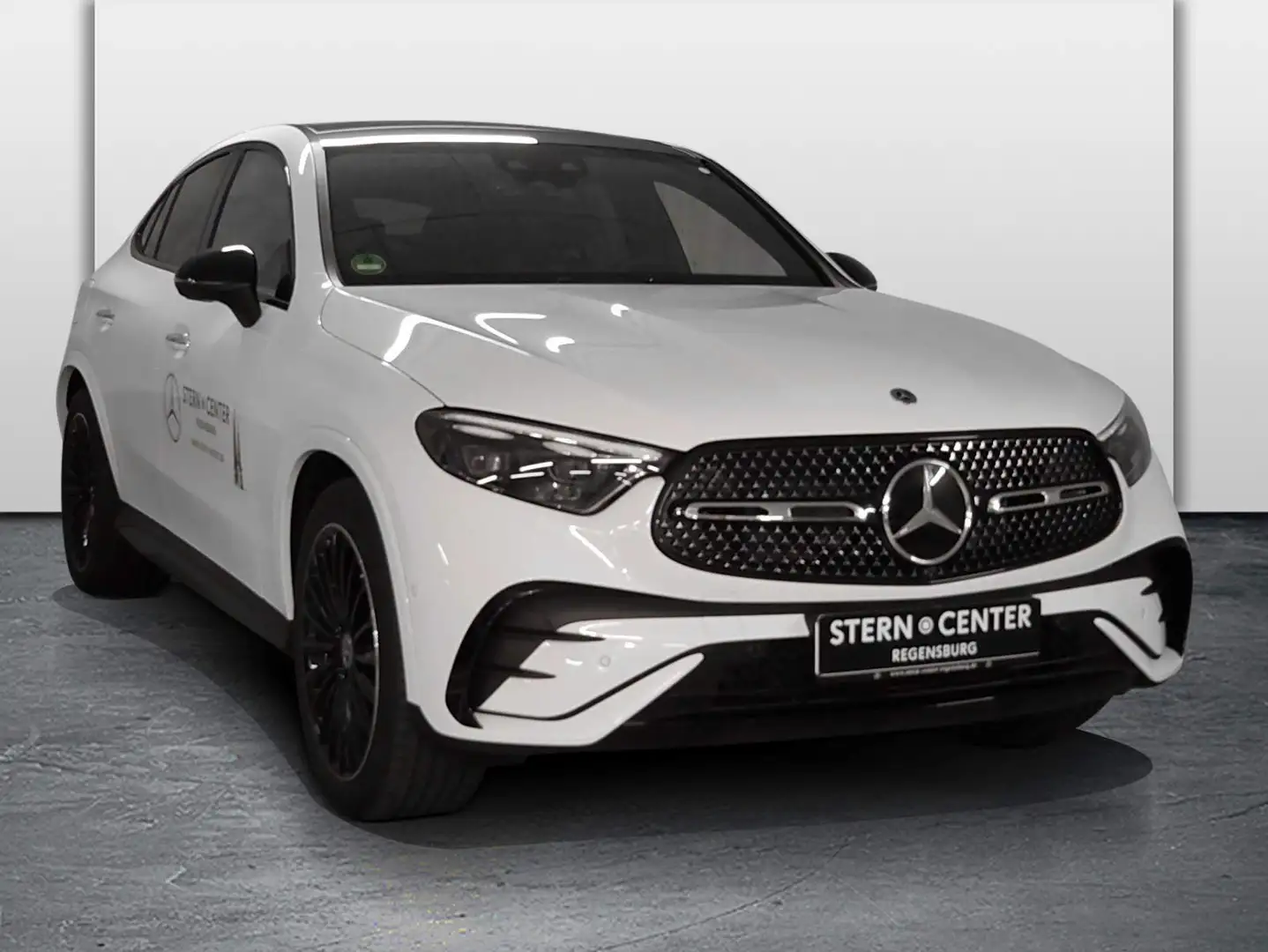 Mercedes-Benz GLC 450 d 4M Coupé+AMGPremiumPlus+AHK+PANO+NIGHT Bílá - 2