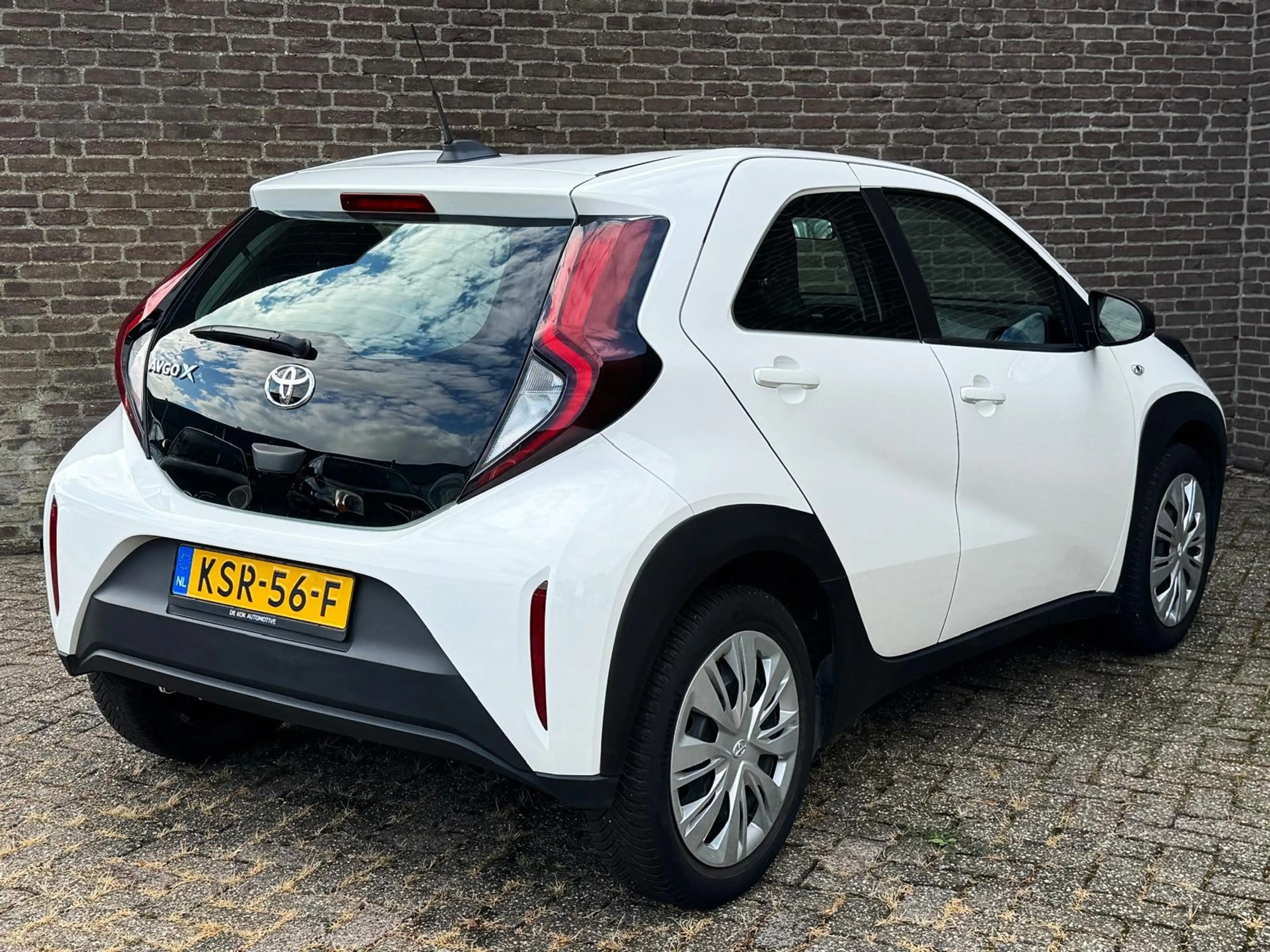 Toyota Aygo X 1.0 VVT-i MT Play Carplay Camera Cruise-Control Ad — photo 2