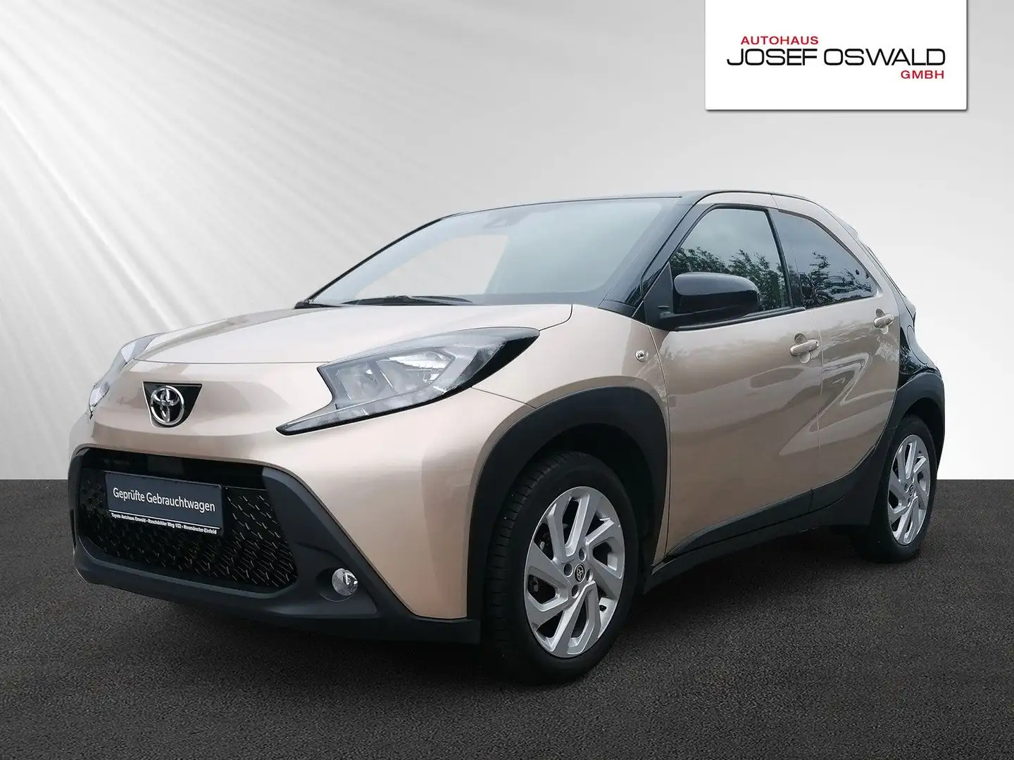 Toyota Aygo X Pulse Beige - 1