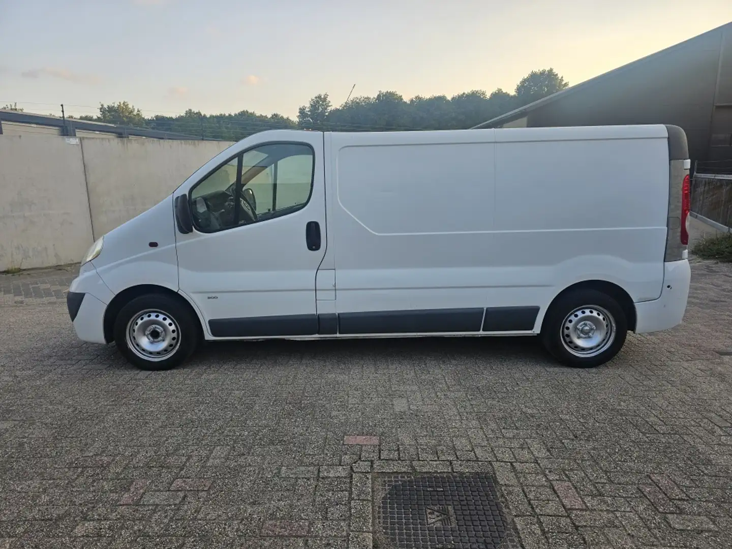 Opel Vivaro 2.0 CDTI L2H1 DC,Apk,Airco,Nap,Trekhaak Weiß - 2
