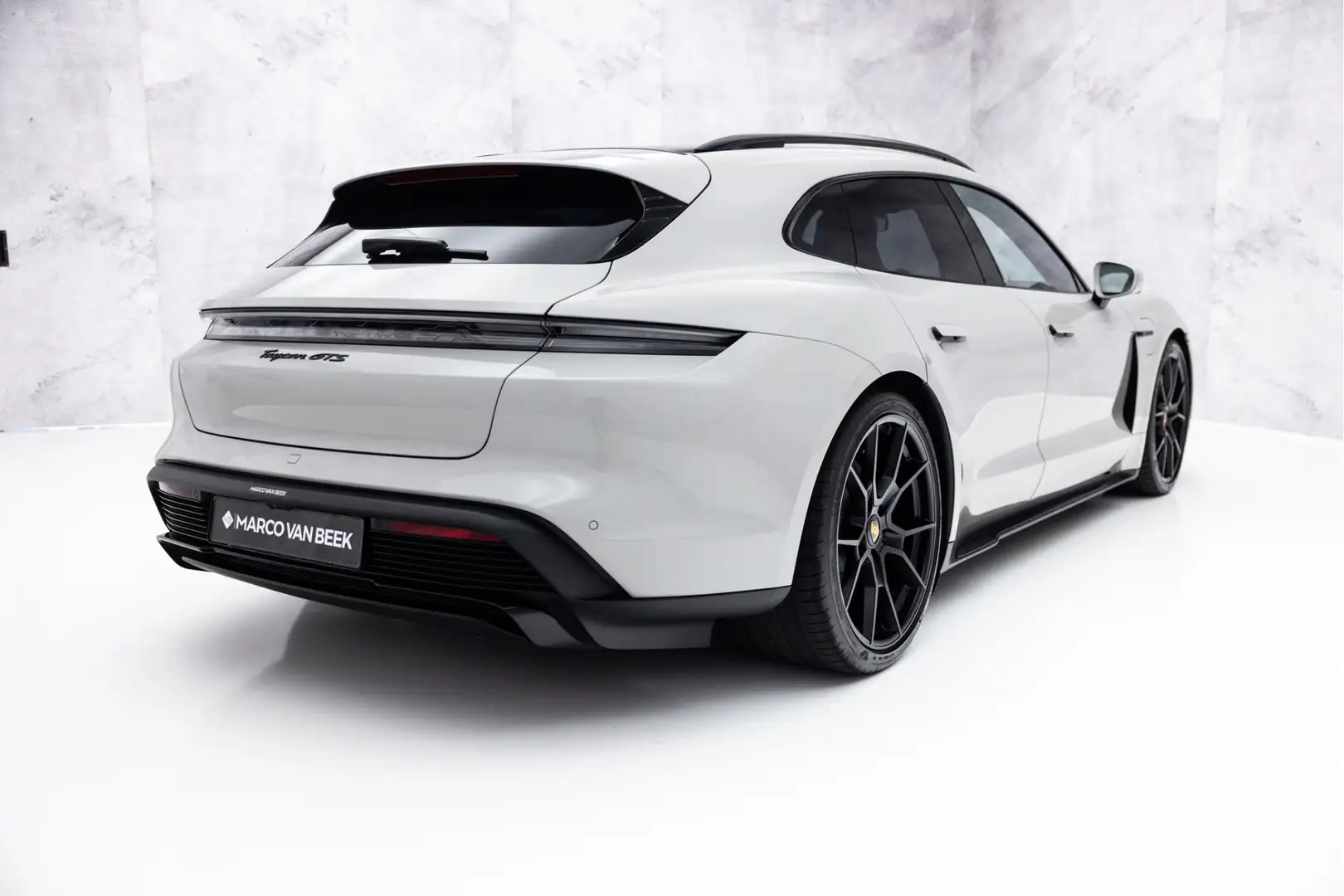 Porsche Taycan Sport Turismo GTS 93 kWh | Pano Sunshine Control | Grau - 2