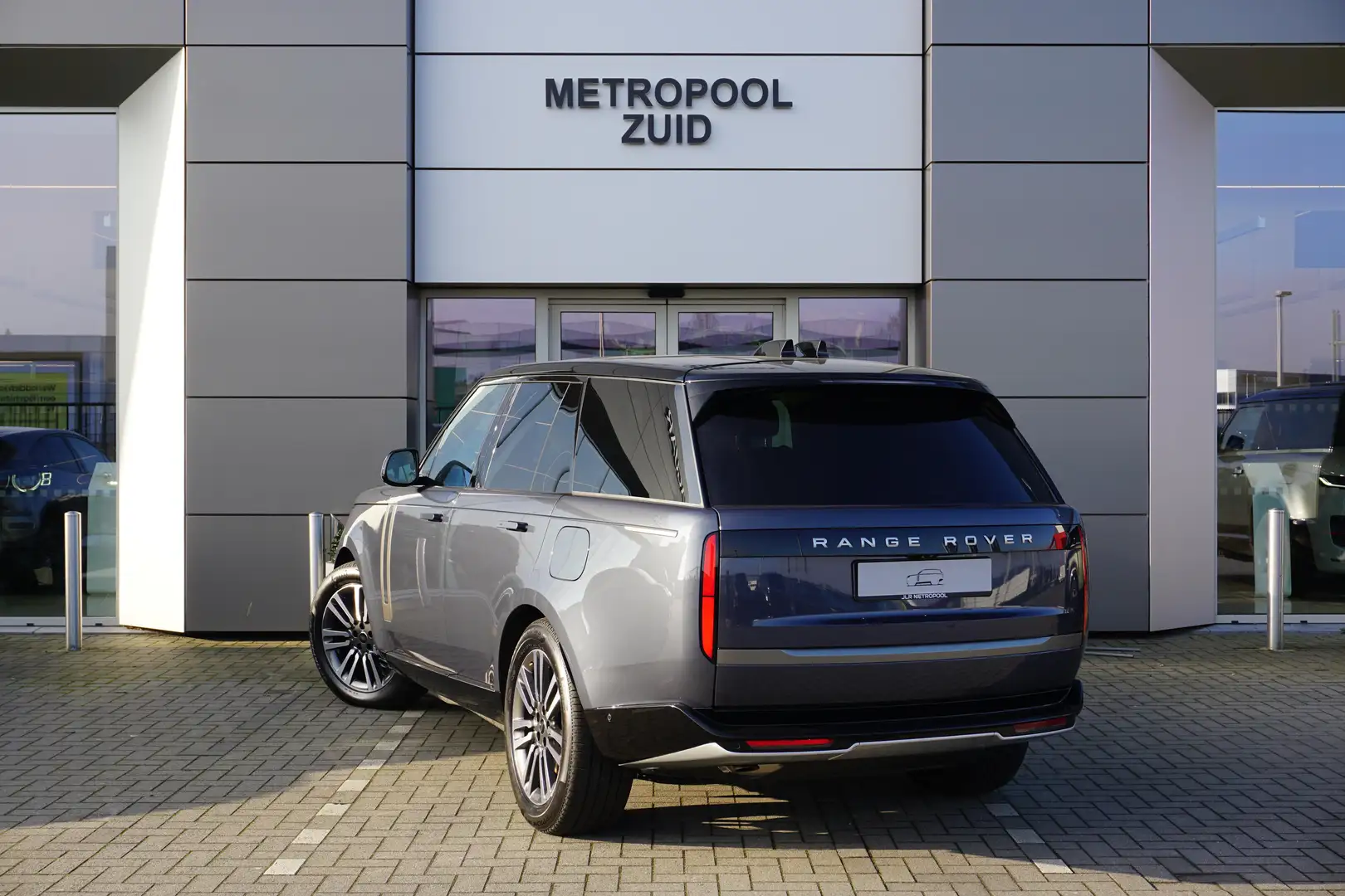 Land Rover Range Rover SWB P550e HSE AWD Auto. 25MY Blauw - 2