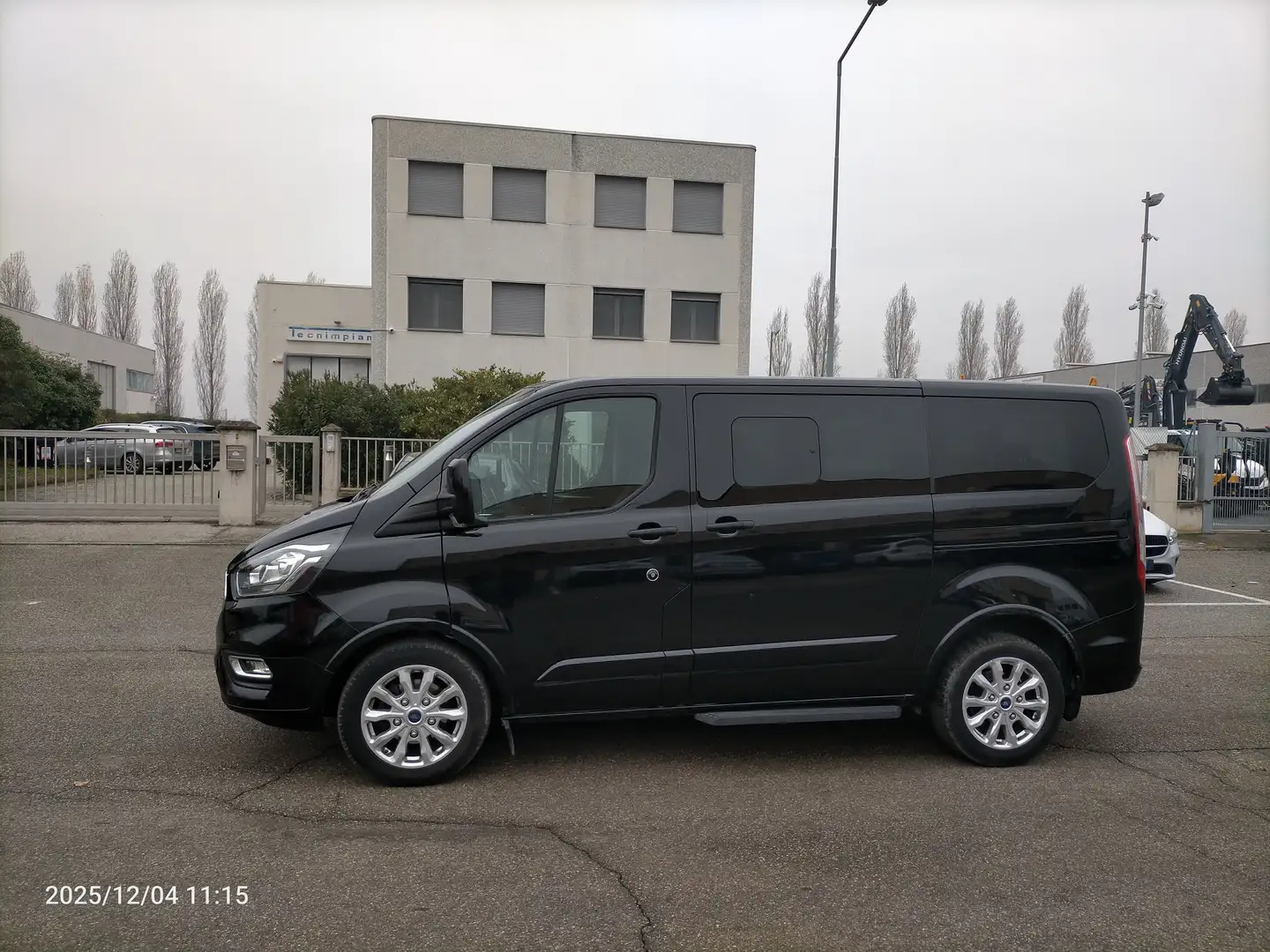 Ford Tourneo Custom Diesel 185 cv manuale Titanium Nero - 2