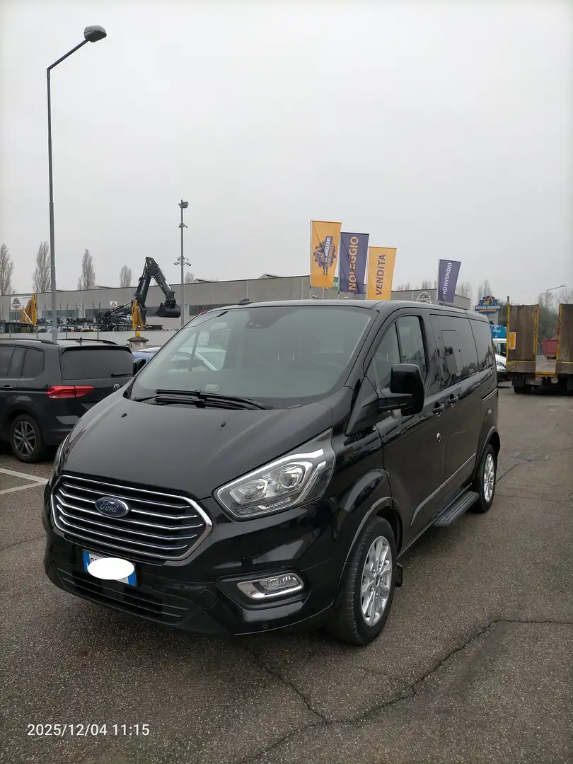 Ford Tourneo Custom Diesel 185 cv manuale Titanium Nero - 1