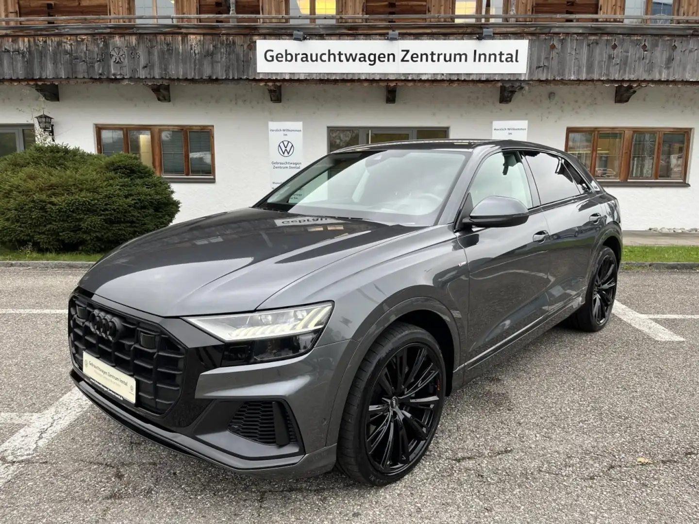 Audi Q8 55 TFSI e quattro tiptronic (MatrixLED+AHK) Klima Grau - 2