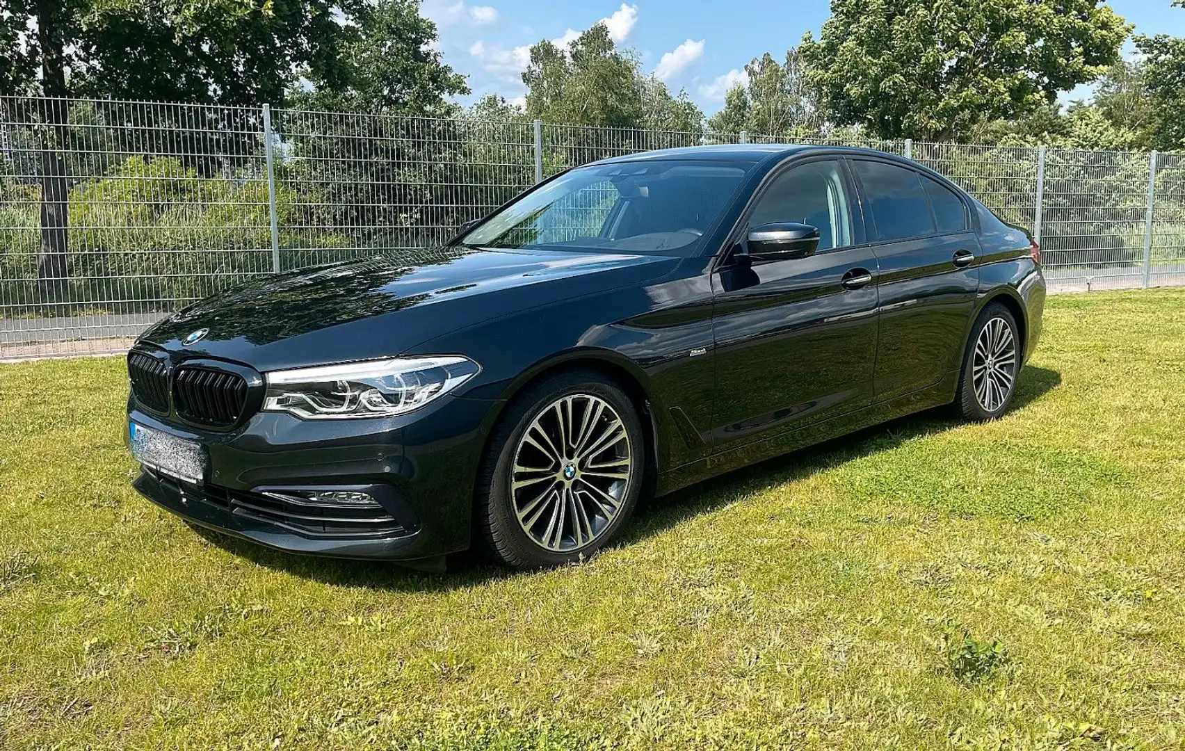BMW 540 i xDrive Sport Line Schwarz - 1