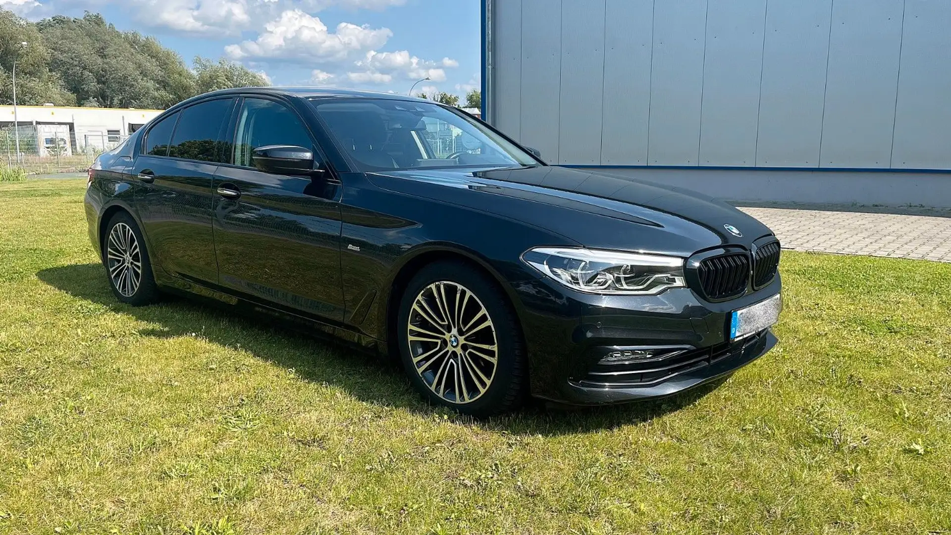 BMW 540 i xDrive Sport Line Schwarz - 1