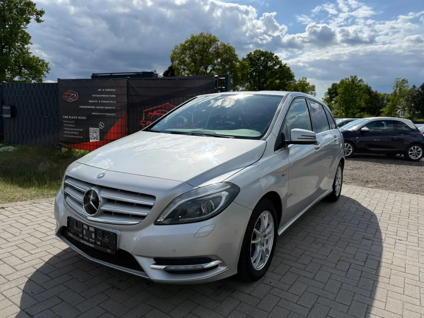 Mercedes-Benz B 200 B -Klasse B 200 CDI AUTOMATIK/VOLLLEDERSI. Plateado - 1