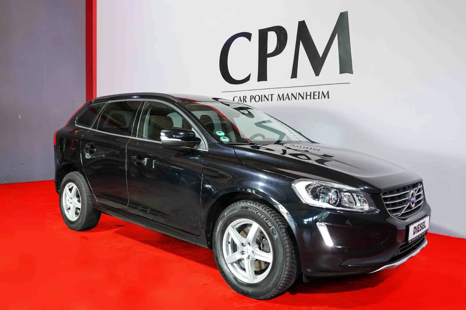 Volvo XC60 MOMENTUM 2WD NAVI TEMP. PDC TOP ZUSTAND Schwarz - 1
