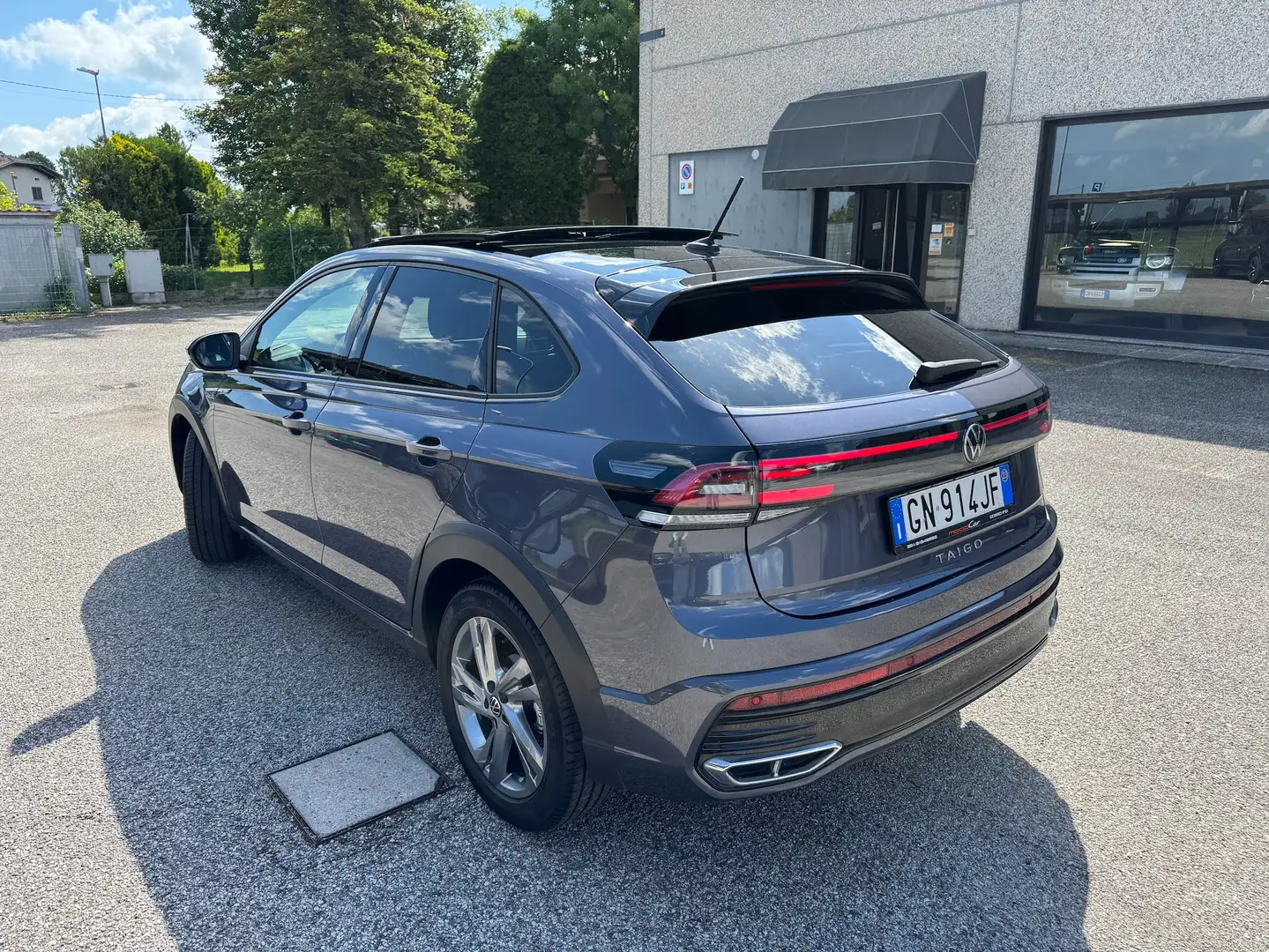Volkswagen Taigo 1.0 tsi R-Line 110cv dsg TECH PACK . GAR VOLK Grigio - 2