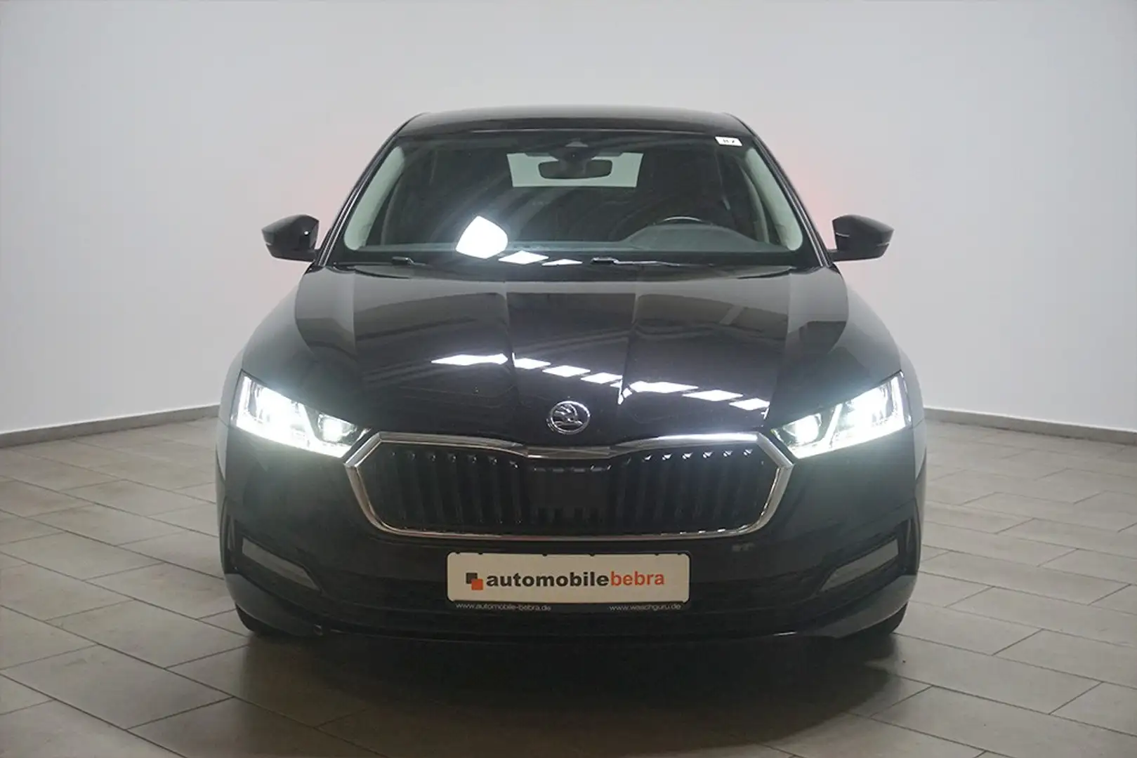 Skoda Octavia 2.0TDI DSG Ambition VIRTUAL-AHK-LED-Navi Schwarz - 2
